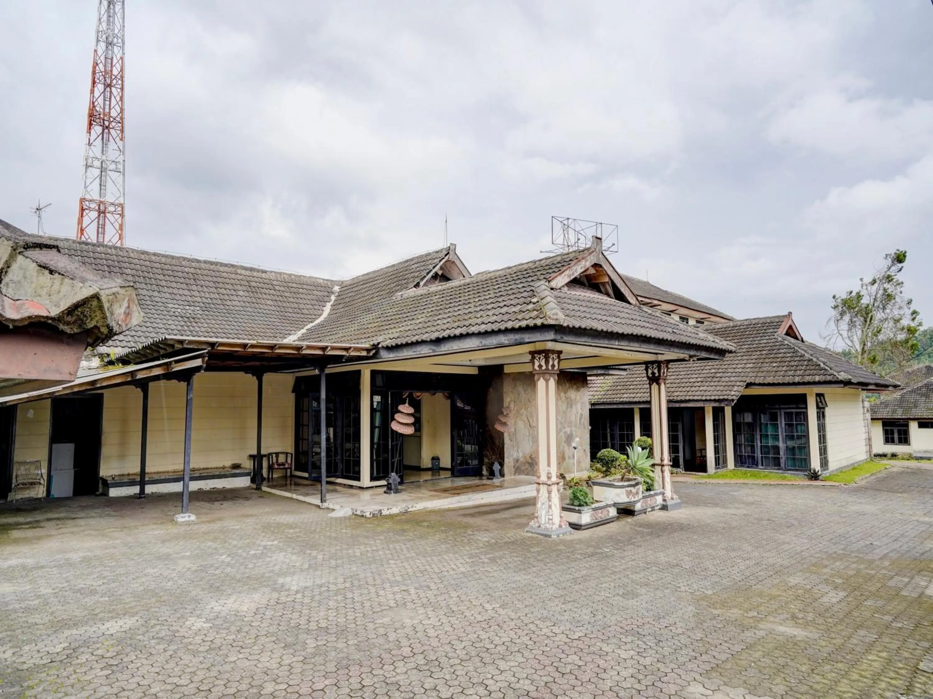 Property building in Hotel Mataram Cipanas Syariah Mitra RedDoorz