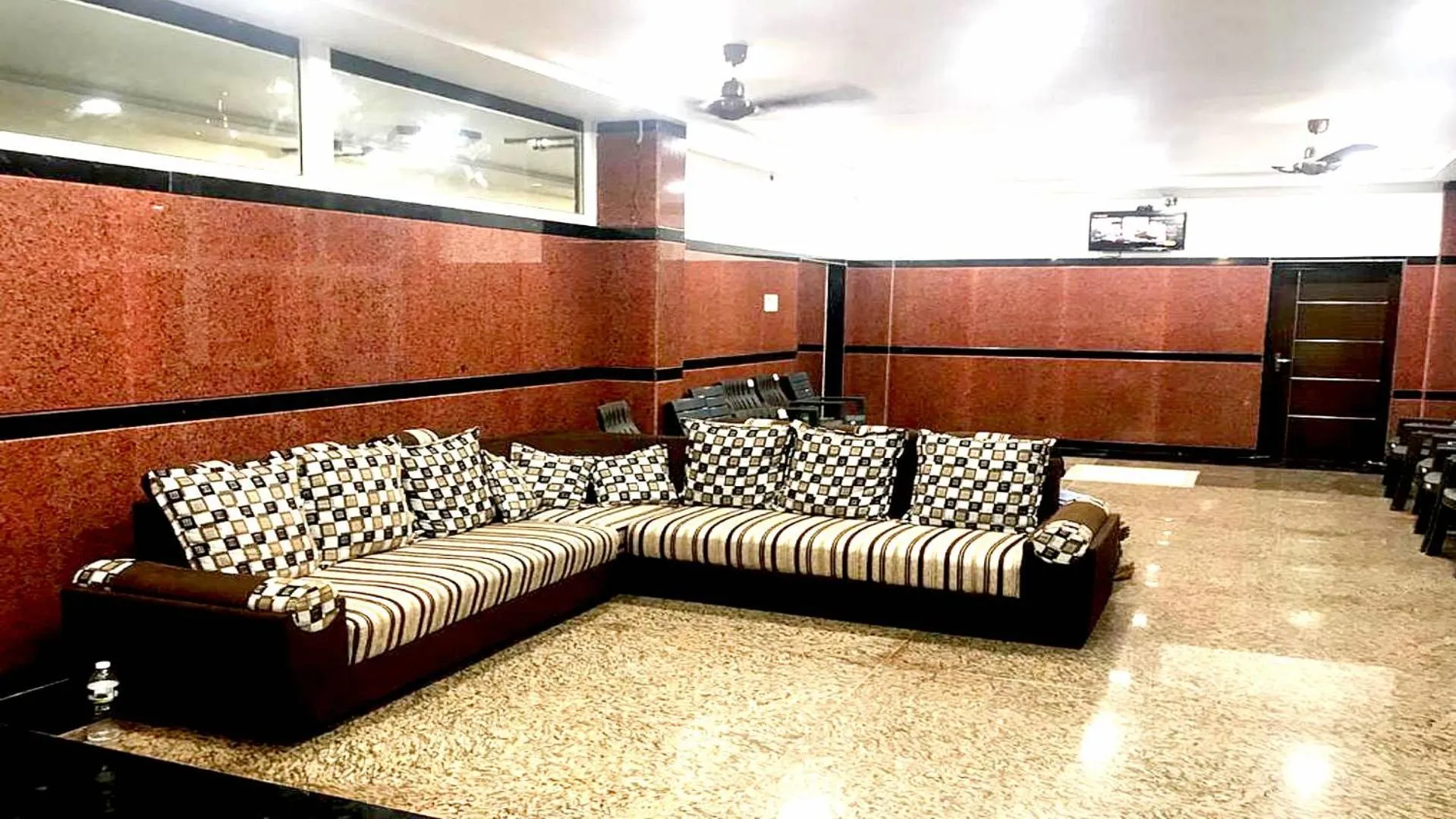 Restaurant/places to eat in Devansh Bhanu Residency DBR