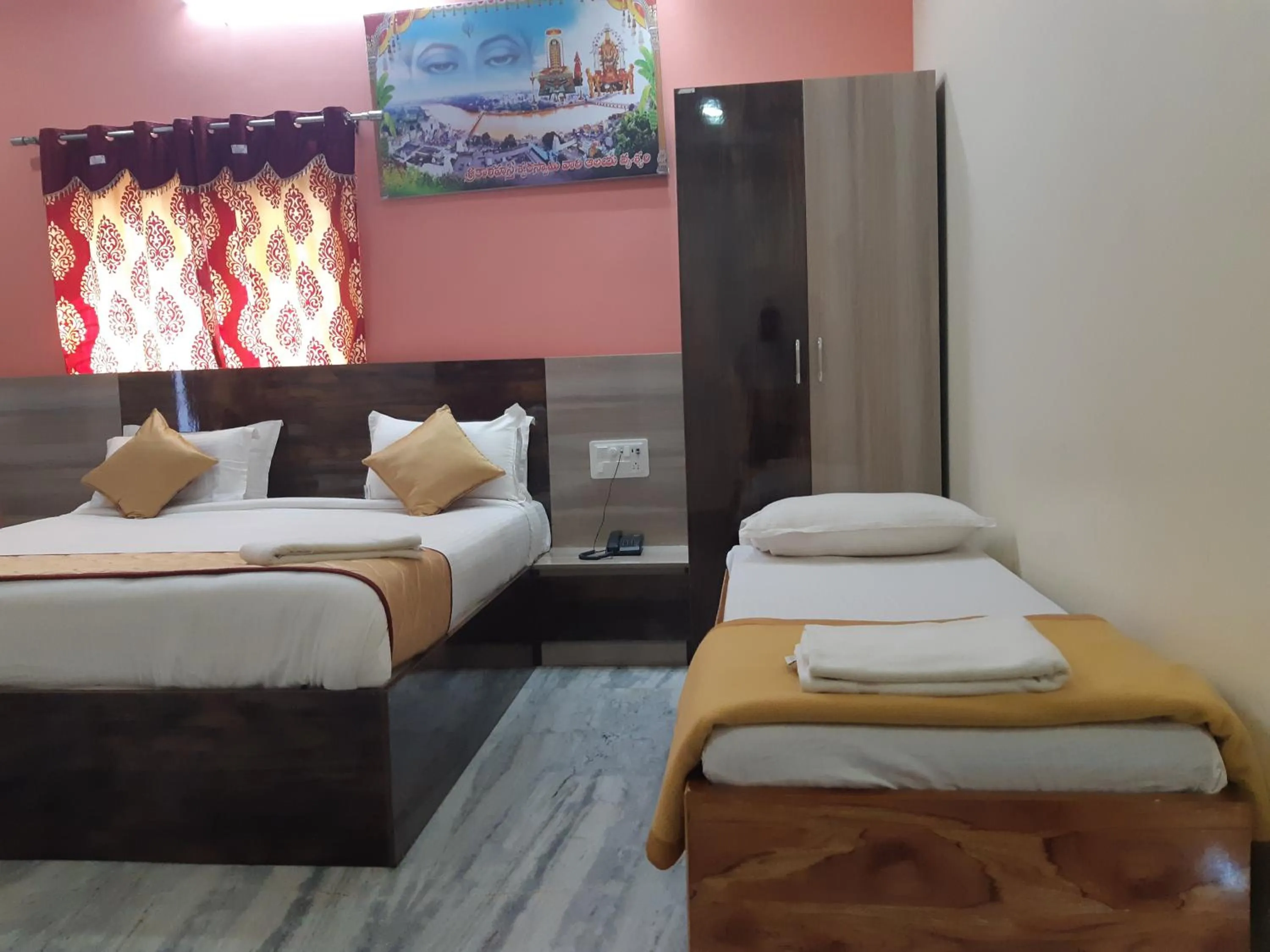 Photo of the whole room, Bed in Devansh Bhanu Residency DBR