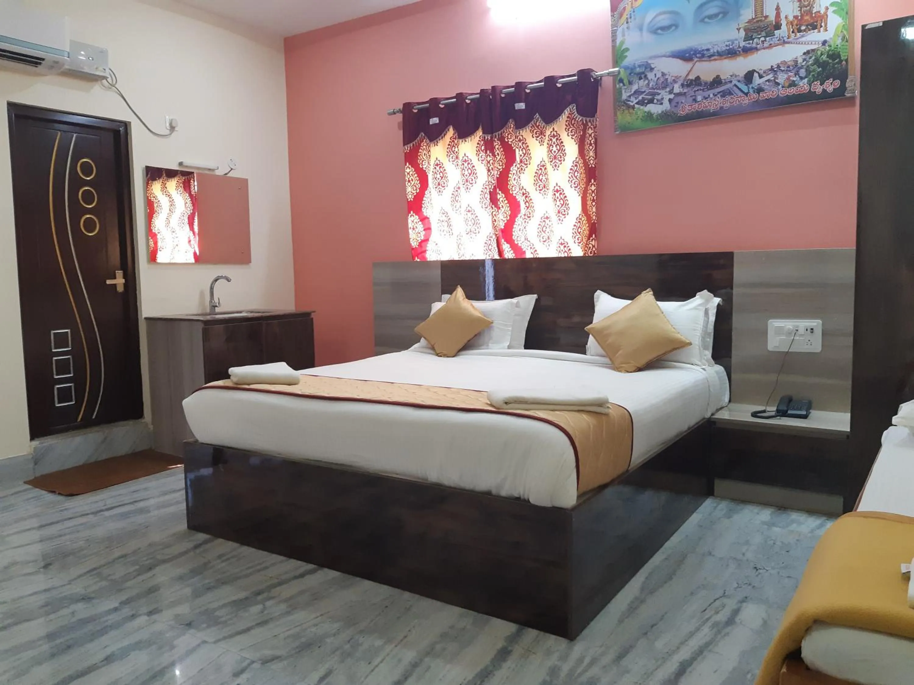 Bedroom, Bed in Devansh Bhanu Residency DBR