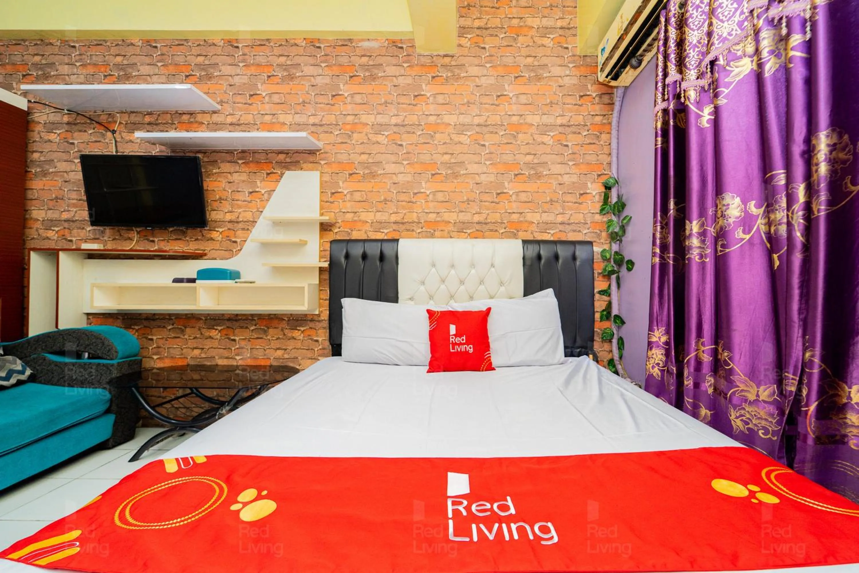 Bedroom, Bed in Apartemen City Park - Rendy Room Tower H18