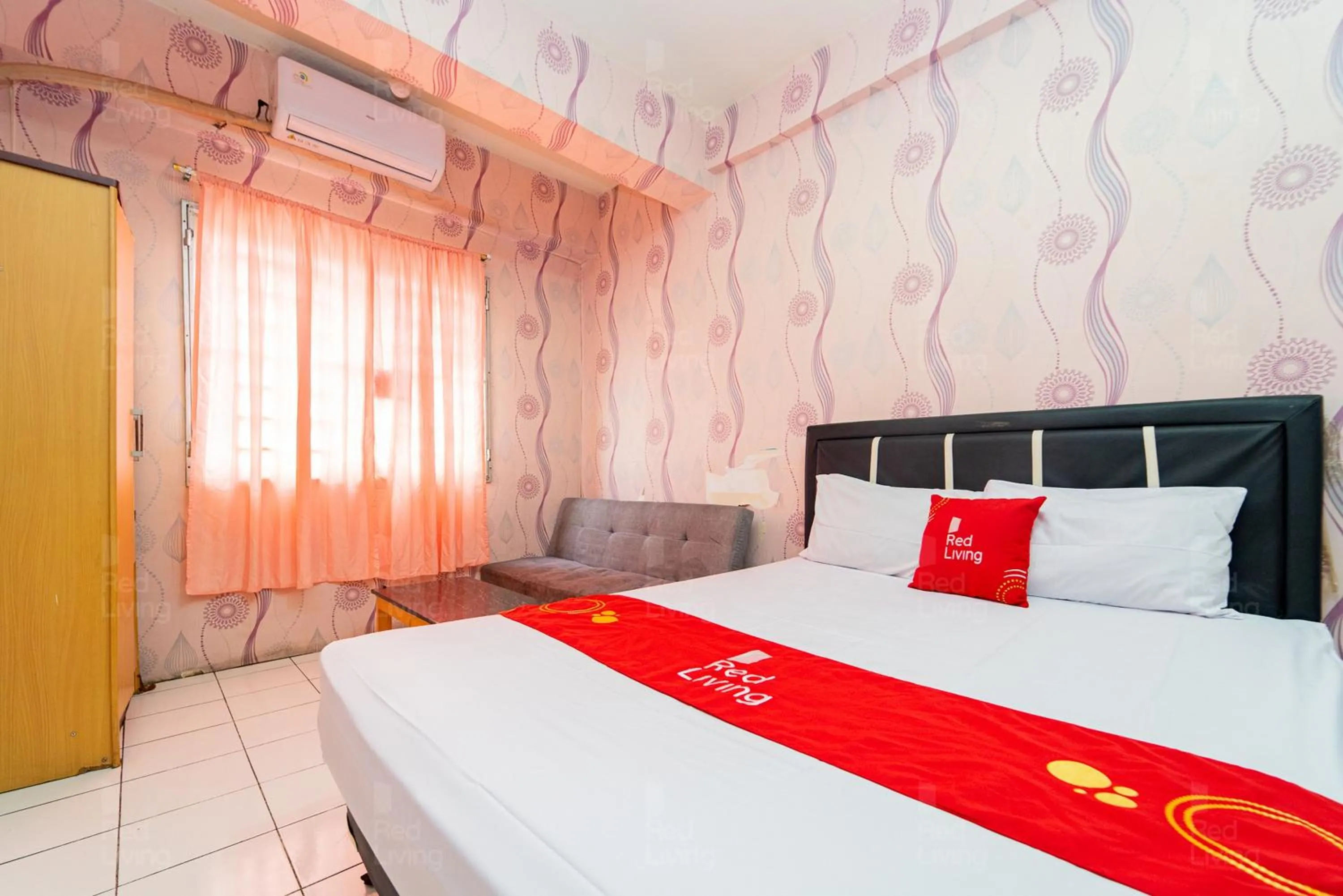 Bedroom, Bed in Apartemen City Park - Rendy Room Tower H18