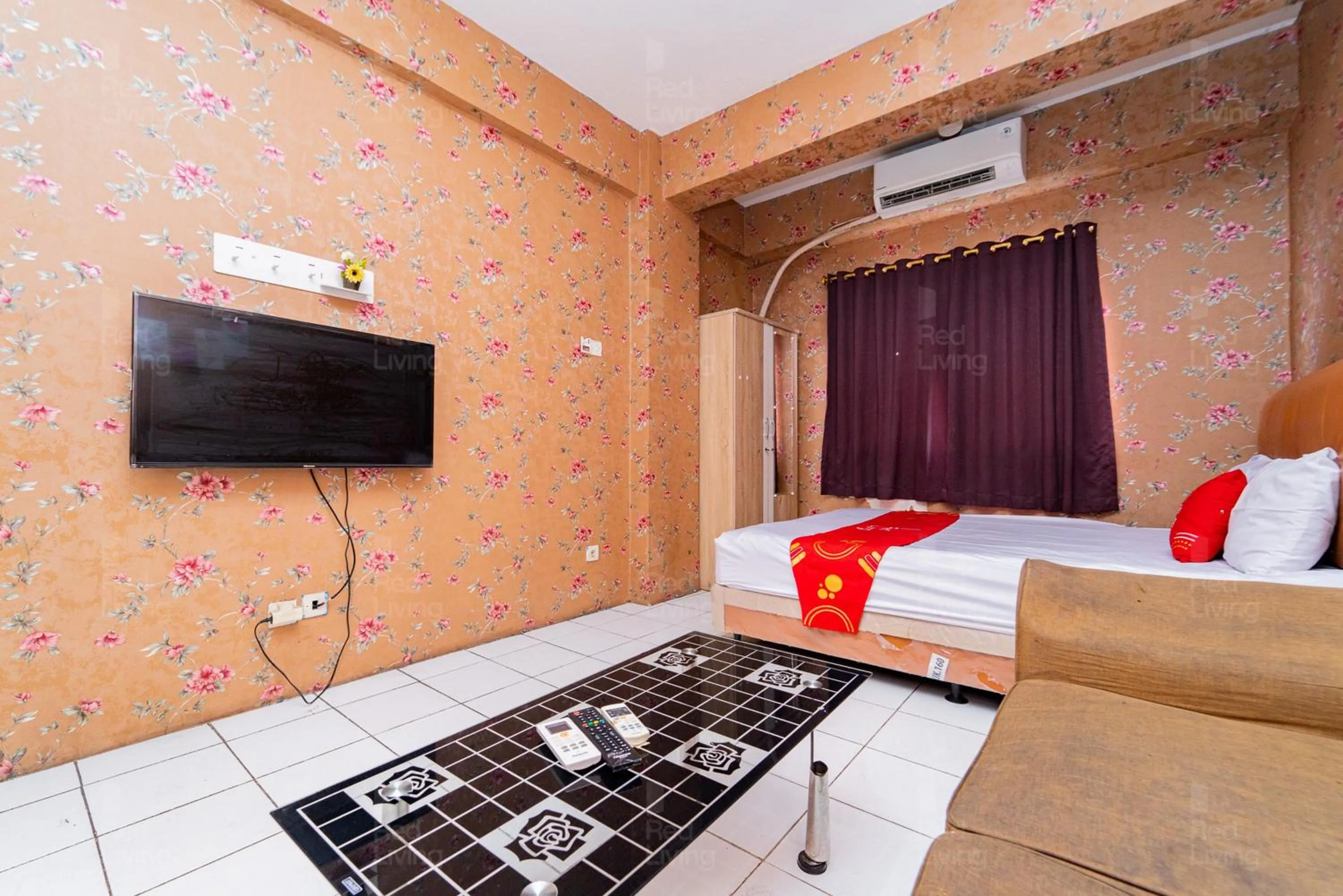 Bedroom, Bed in Apartemen City Park - Rendy Room Tower H18