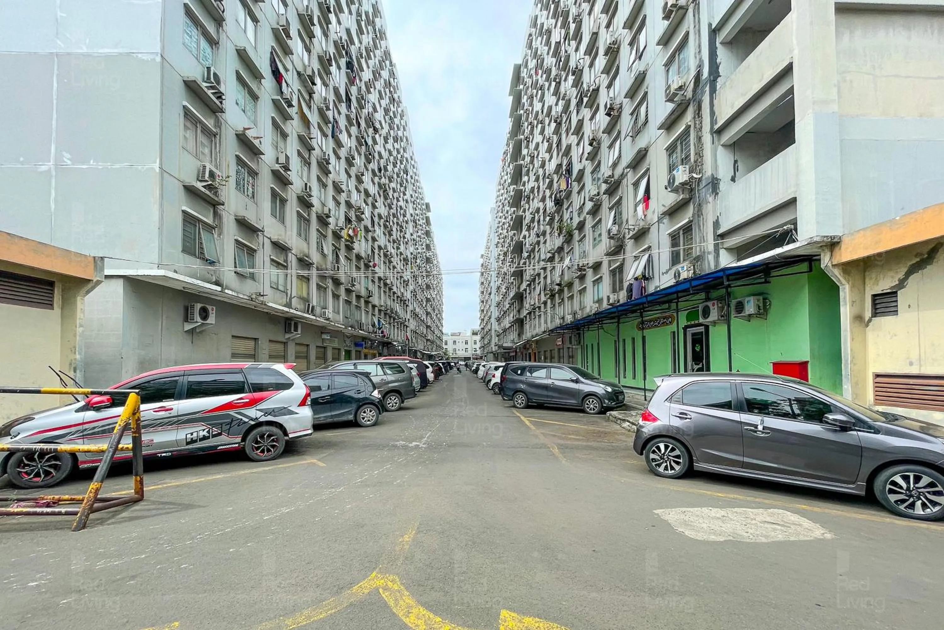 Property building in Apartemen City Park - Rendy Room Tower H18