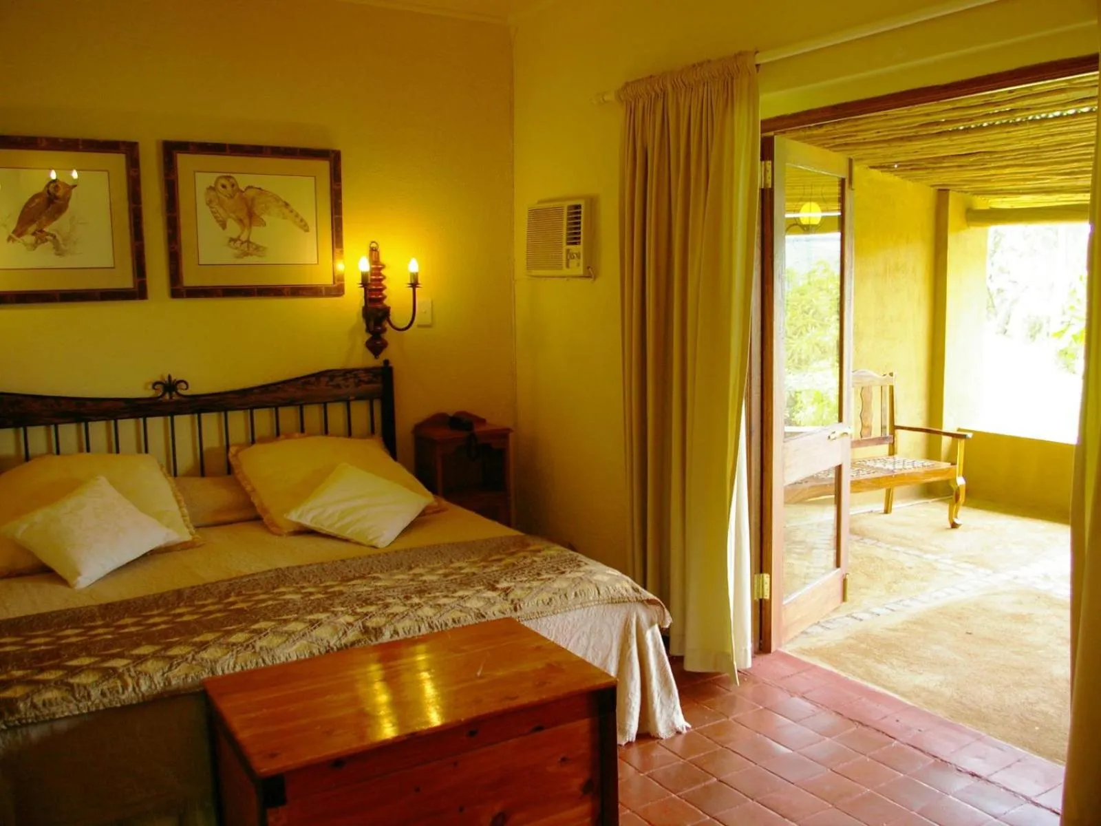 Bed in Bohm's Zeederberg Country House