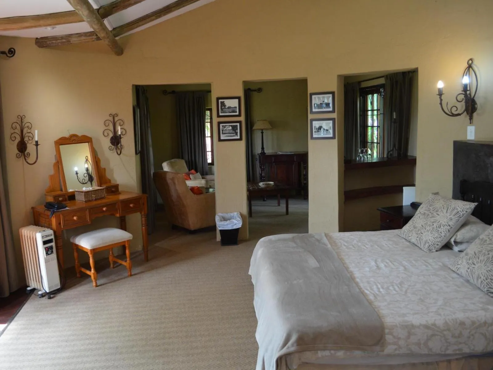 Bed in Bohm's Zeederberg Country House