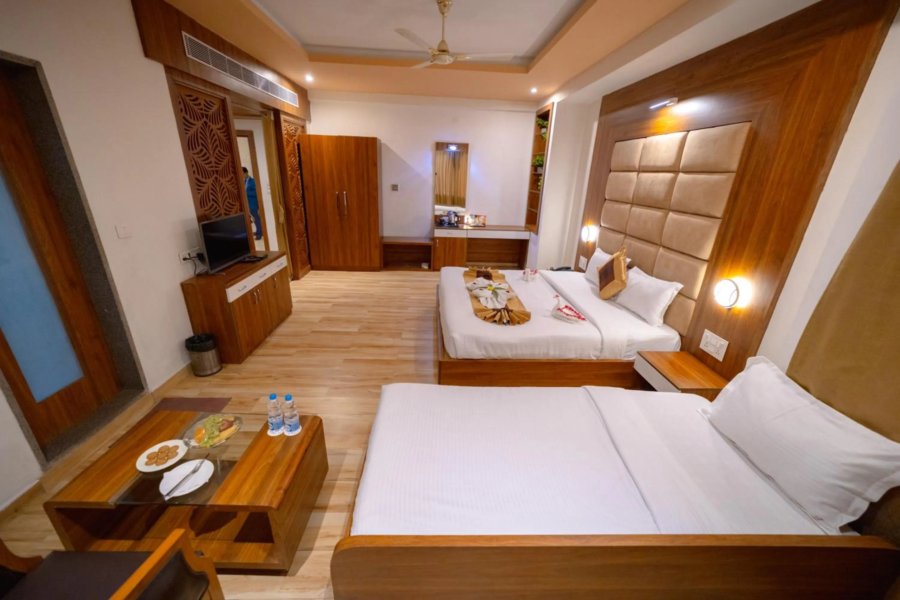 TV and multimedia, Bed in Gold Nest Rubystone Heritage