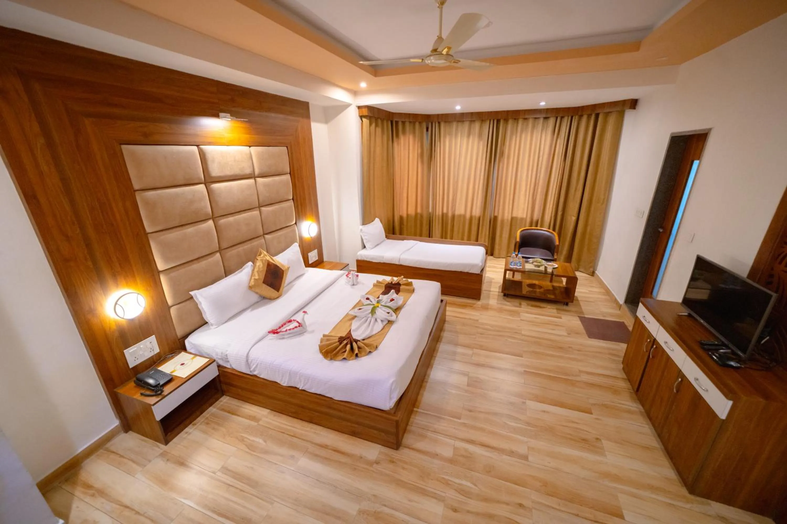 Photo of the whole room, Bed in Gold Nest Rubystone Heritage