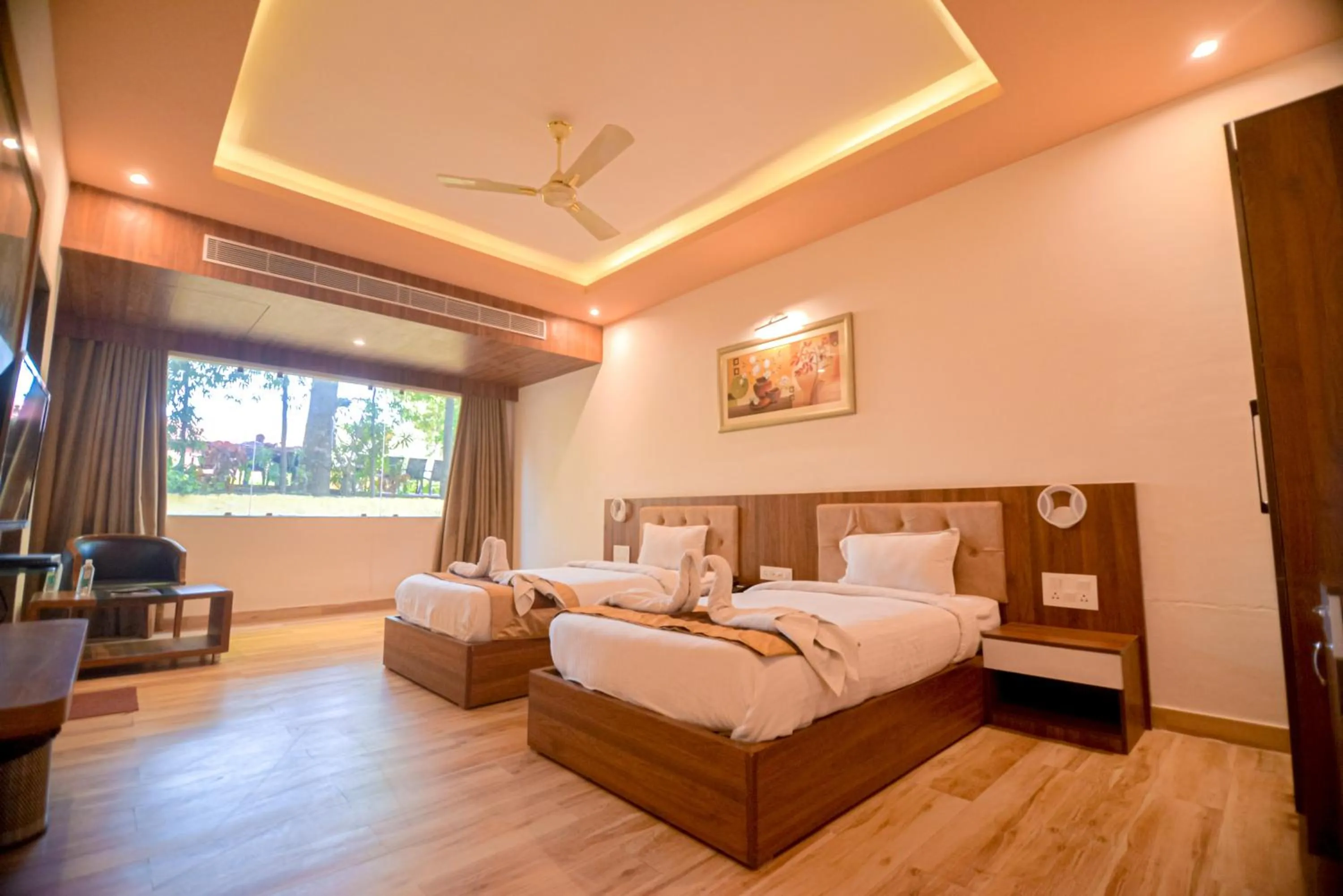 Photo of the whole room, Bed in Gold Nest Rubystone Heritage