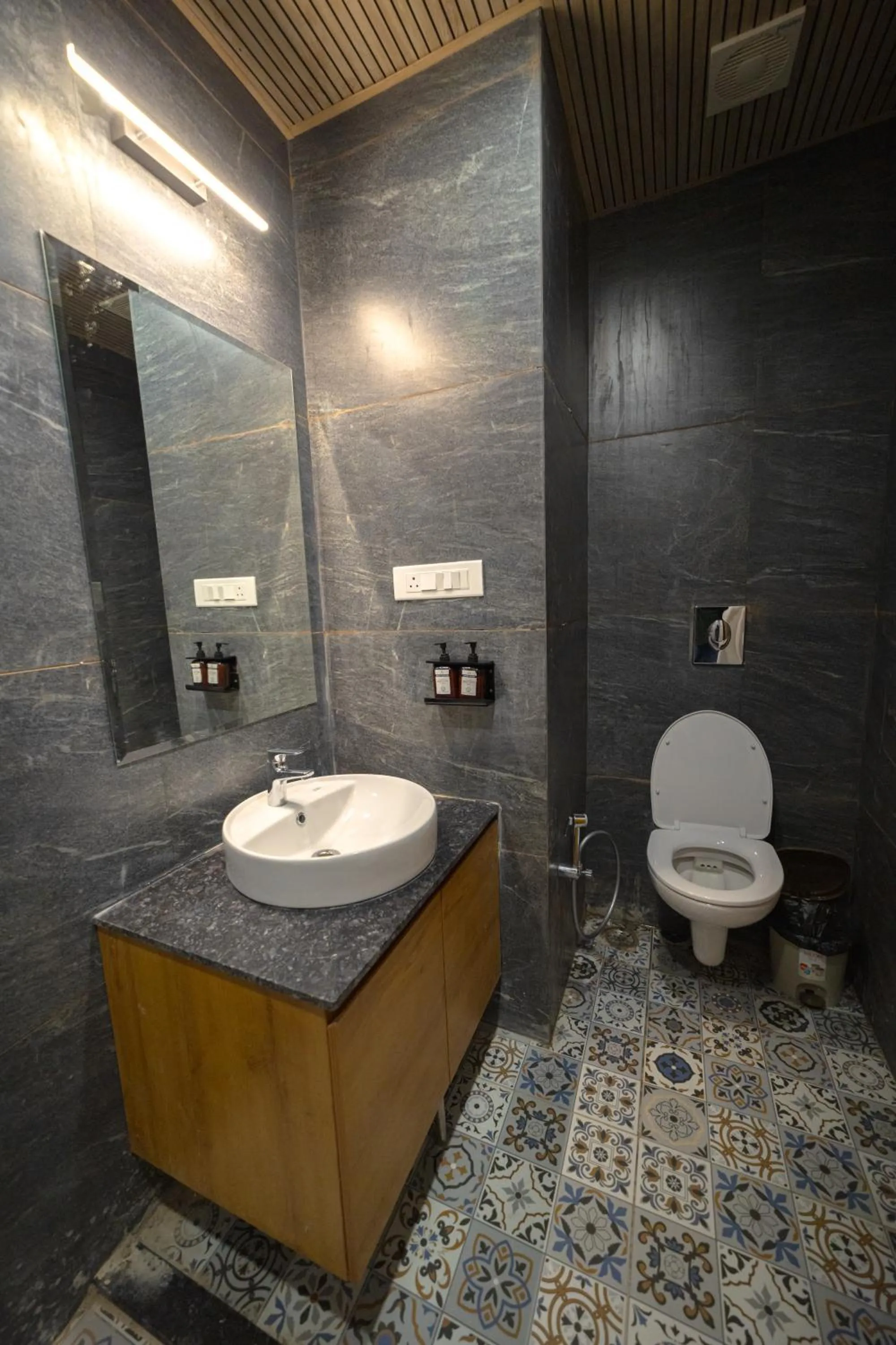 Shower in Gold Nest Rubystone Heritage