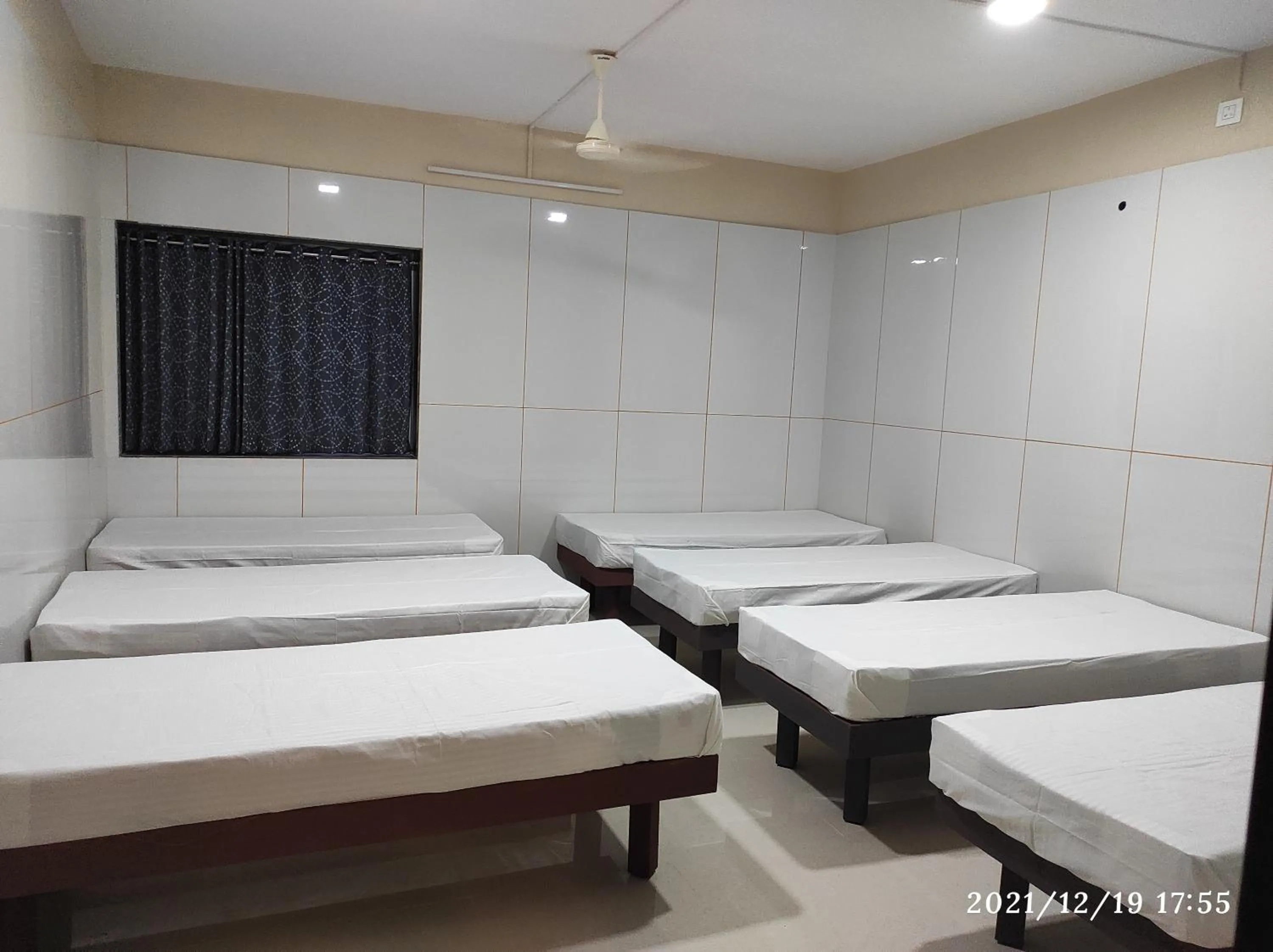 Bed in Quilon Residency