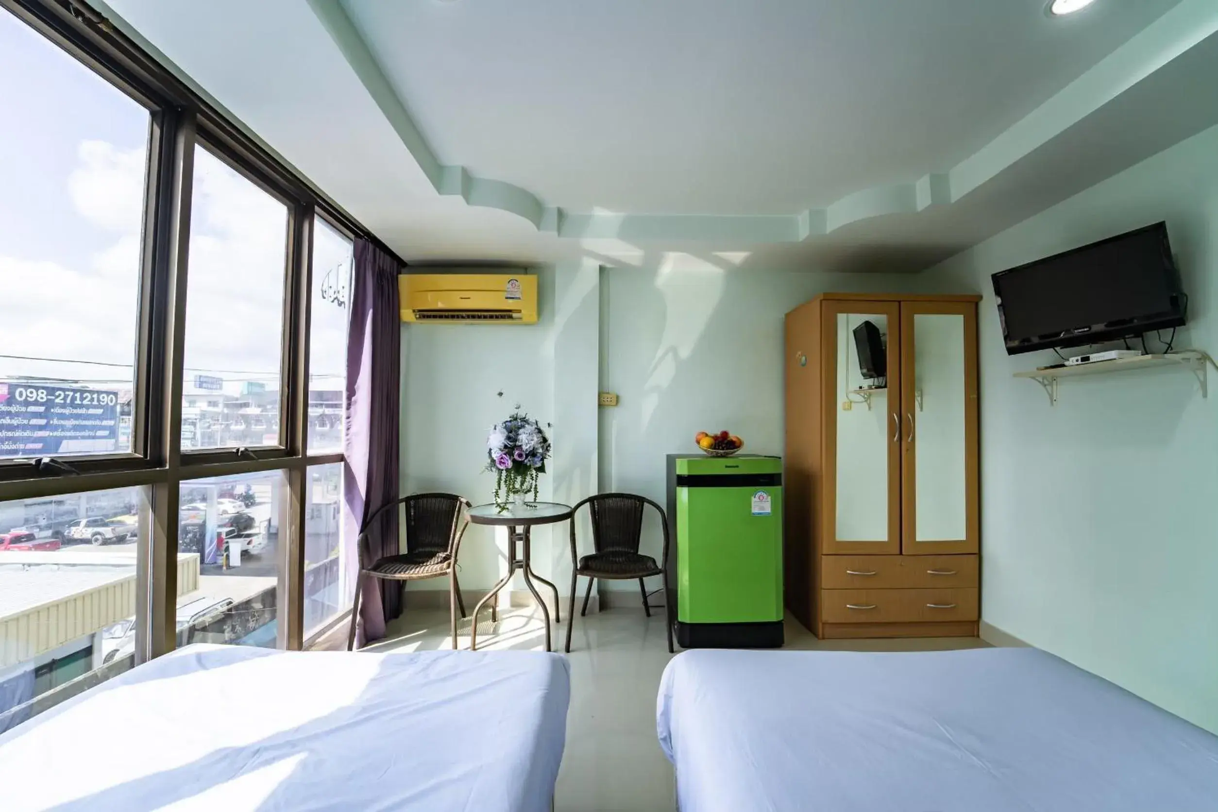 Superior Twin Room in OYO 75377 Check In House Superior Twin Room in OYO 75377 Check In House