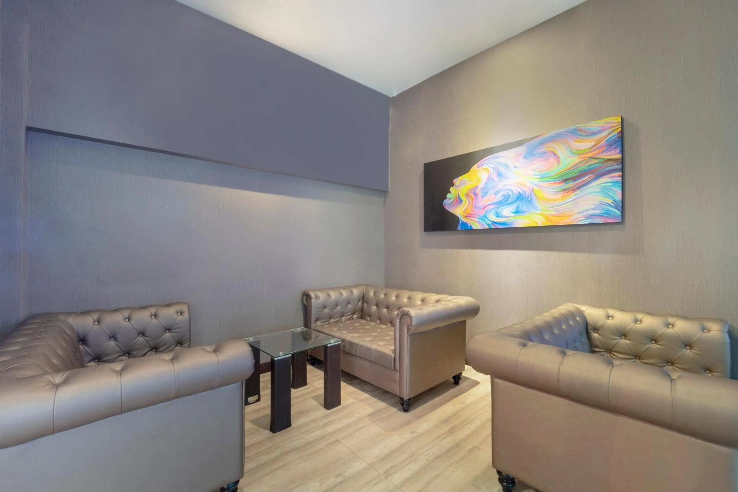 Restaurant/places to eat in OYO 75382 Chonburi Hotel