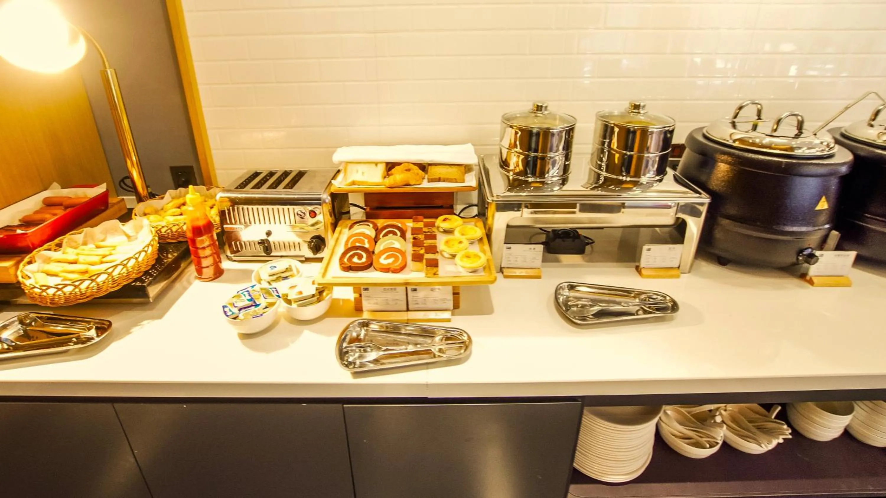 Breakfast in Holiday Inn Express Nanjing Jiangbei Yushan, an IHG Hotel