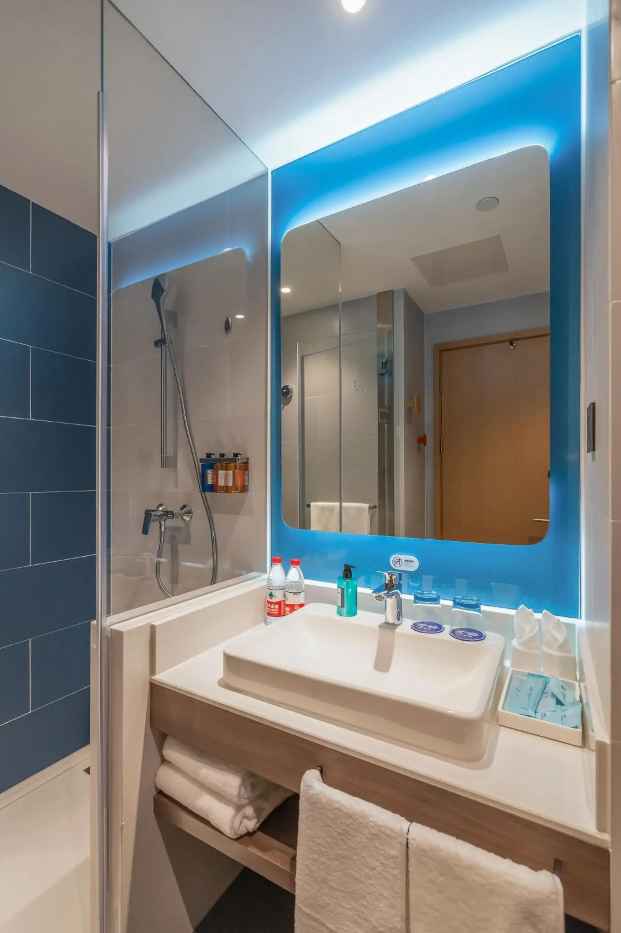 Superior Twin Room - Non-Smoking in Holiday Inn Express Nanjing Jiangbei Yushan, an IHG Hotel Superior Twin Room - Non-Smoking in Holiday Inn Express Nanjing Jiangbei Yushan, an IHG Hotel