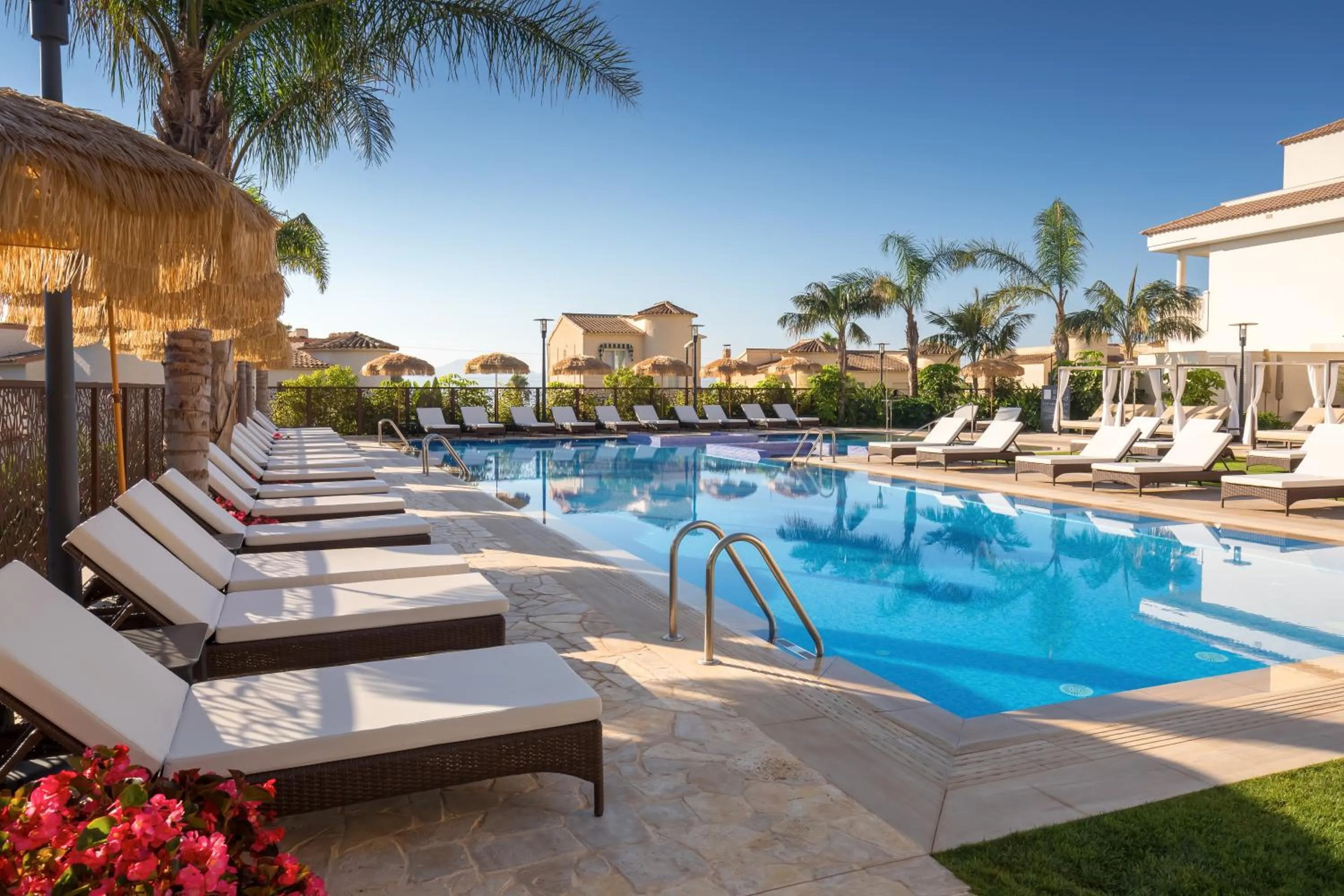 Swimming pool in Barceló la Nucía Hills