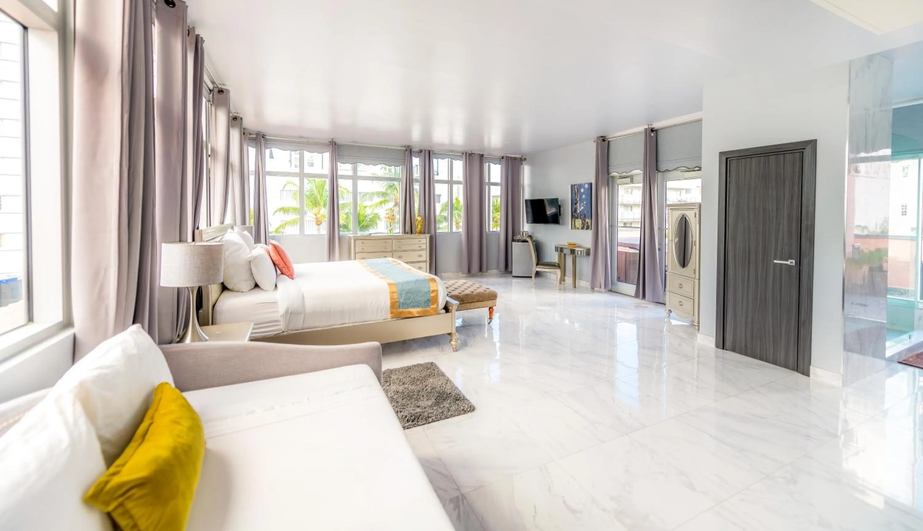 Living room, Bed in Secret Garden Miami Beach