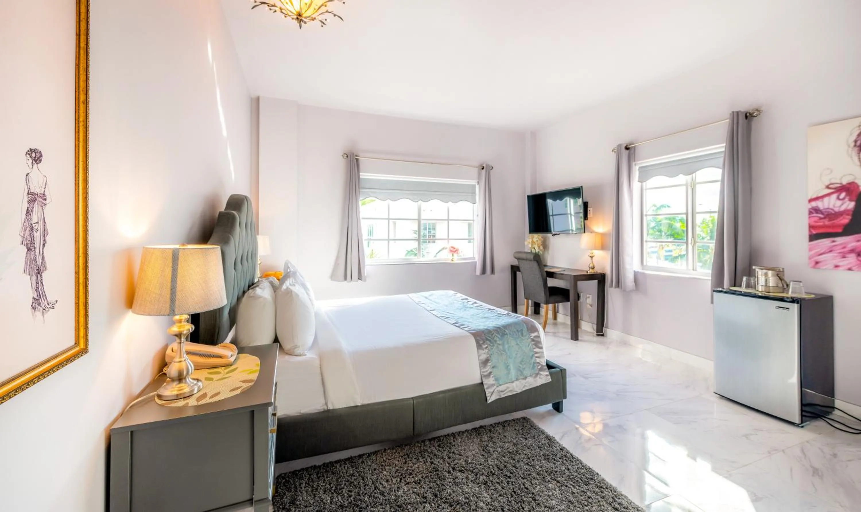 Photo of the whole room, Bed in Secret Garden Miami Beach