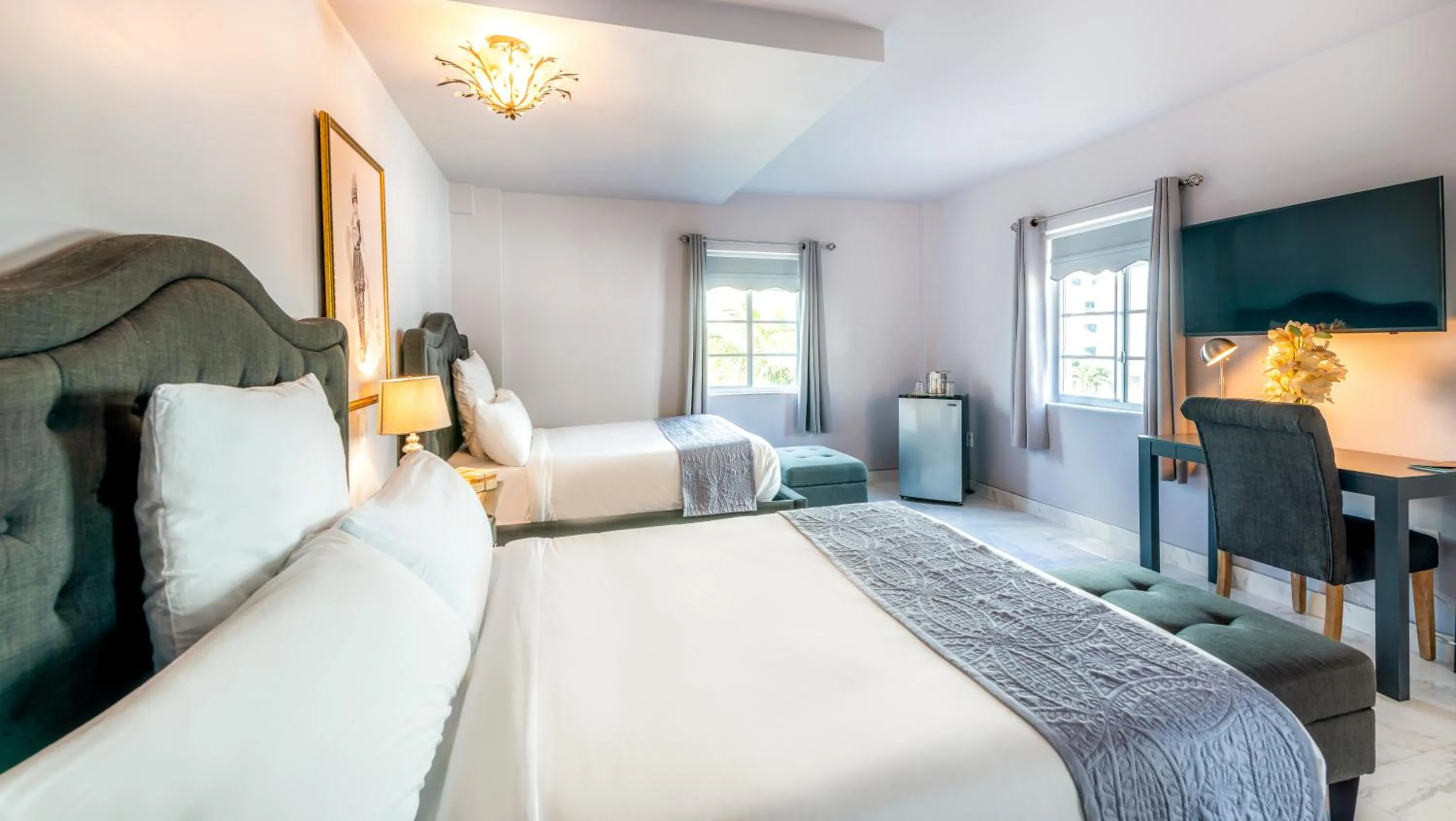 Photo of the whole room, Bed in Secret Garden Miami Beach