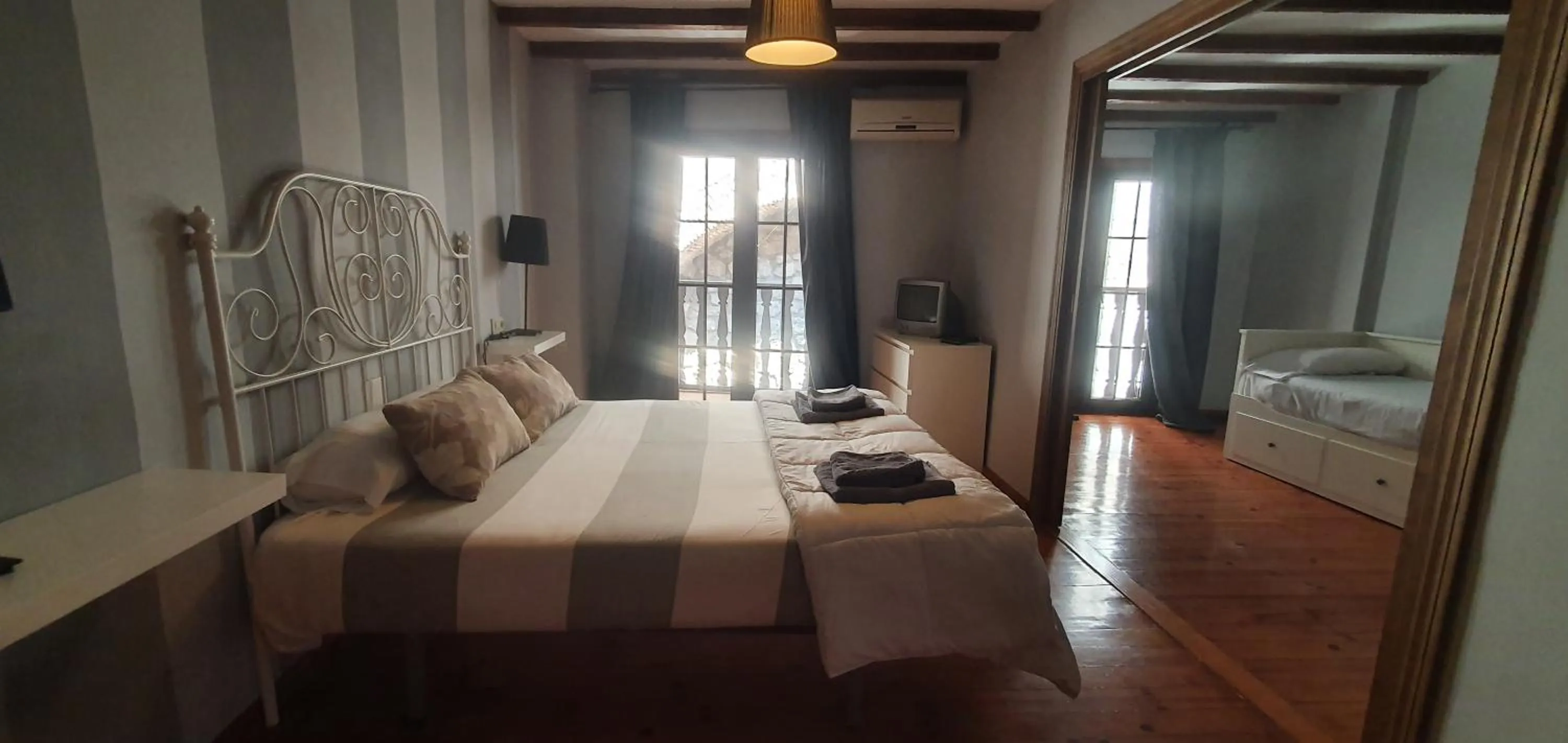 Bed in Hotel Judería Valle del Jerte