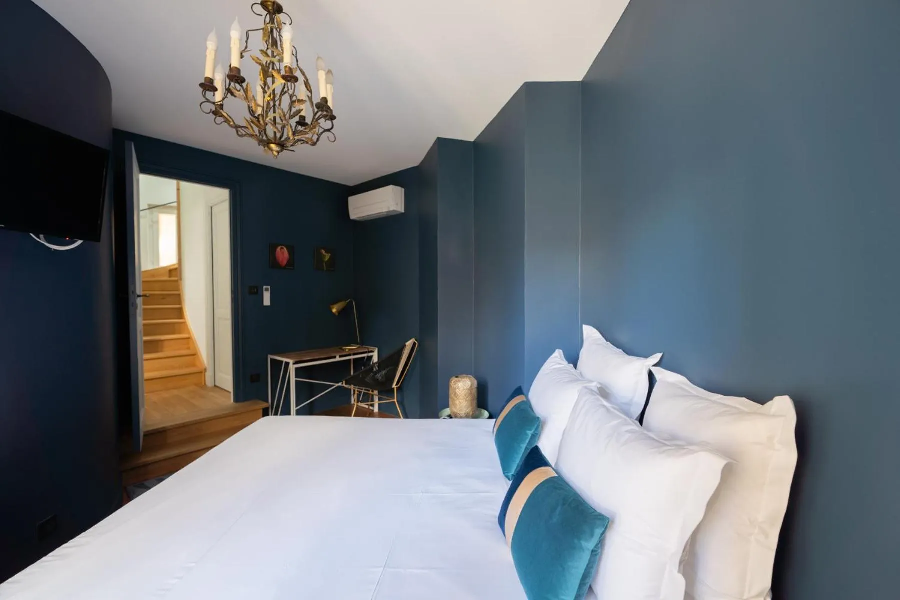 TV and multimedia, Bed in Maison Manège Bordeaux Centre