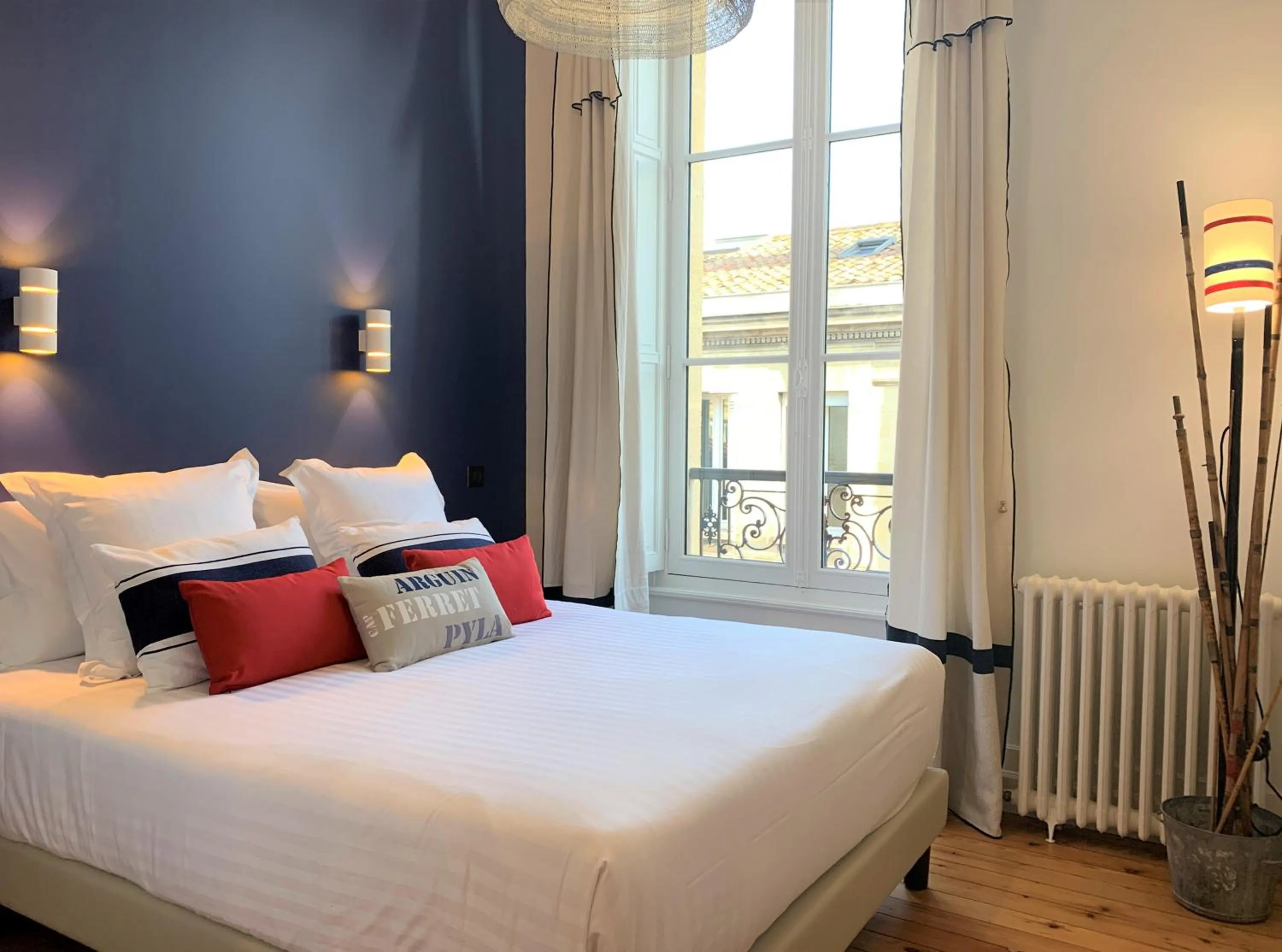 Bed in Maison Manège Bordeaux Centre