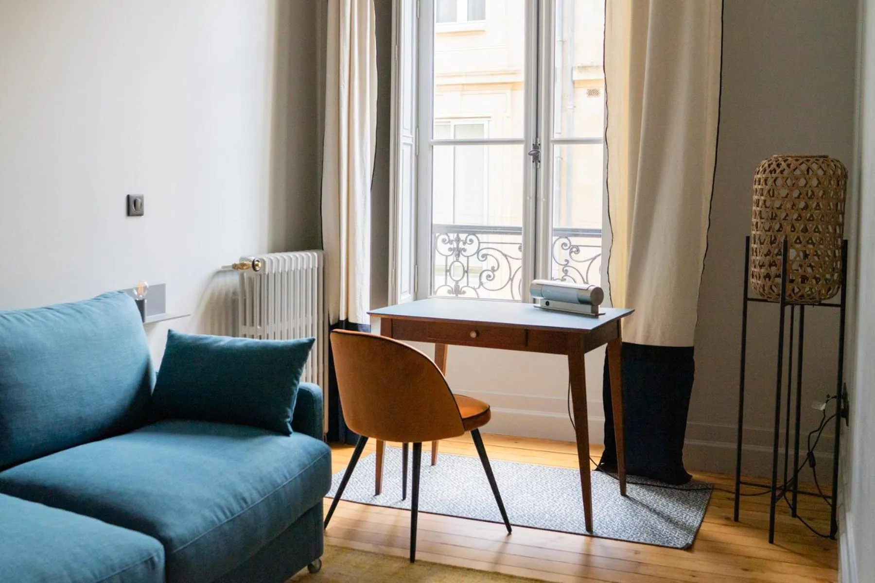 Photo of the whole room in Maison Manège Bordeaux Centre