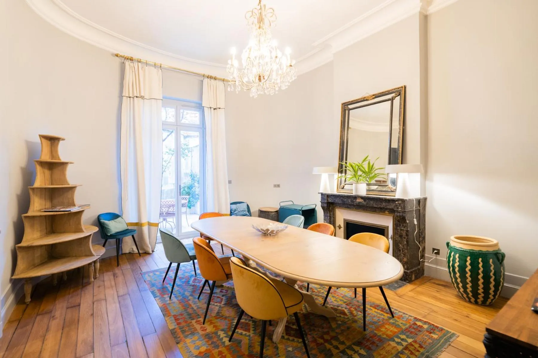 Dining area in Maison Manège Bordeaux Centre