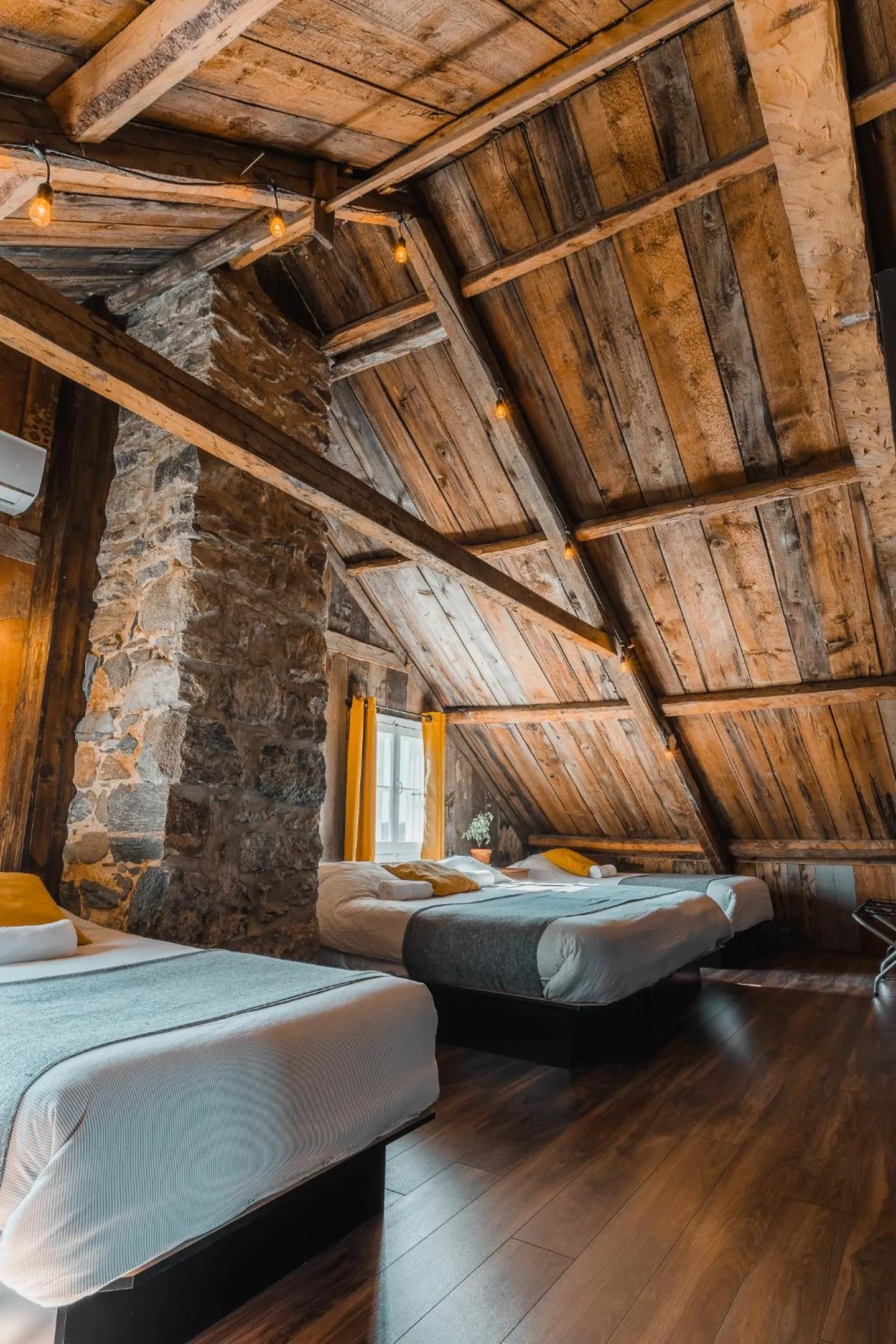 Bedroom, Bed in Auberge de l'Ouest