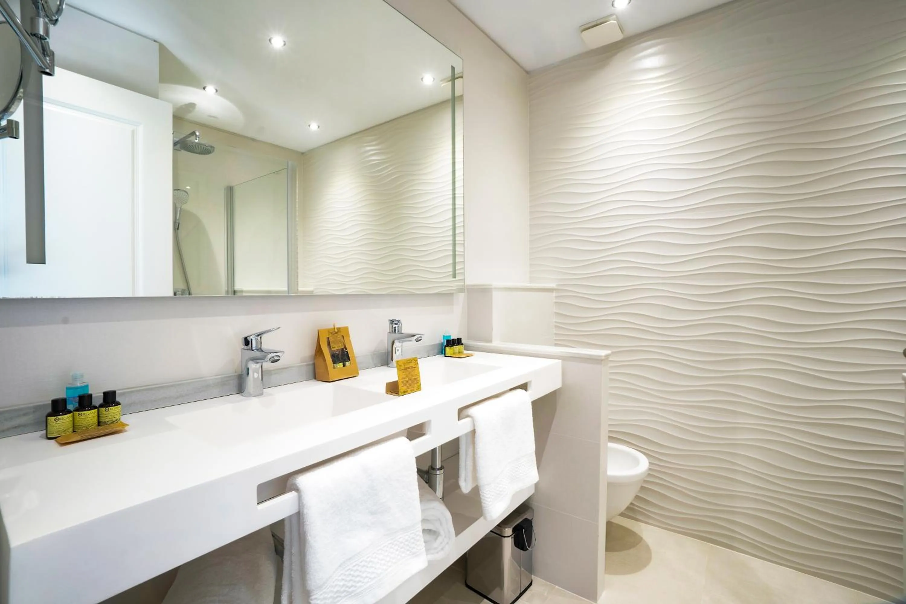 Bathroom in Hotel As Torres da Hermida