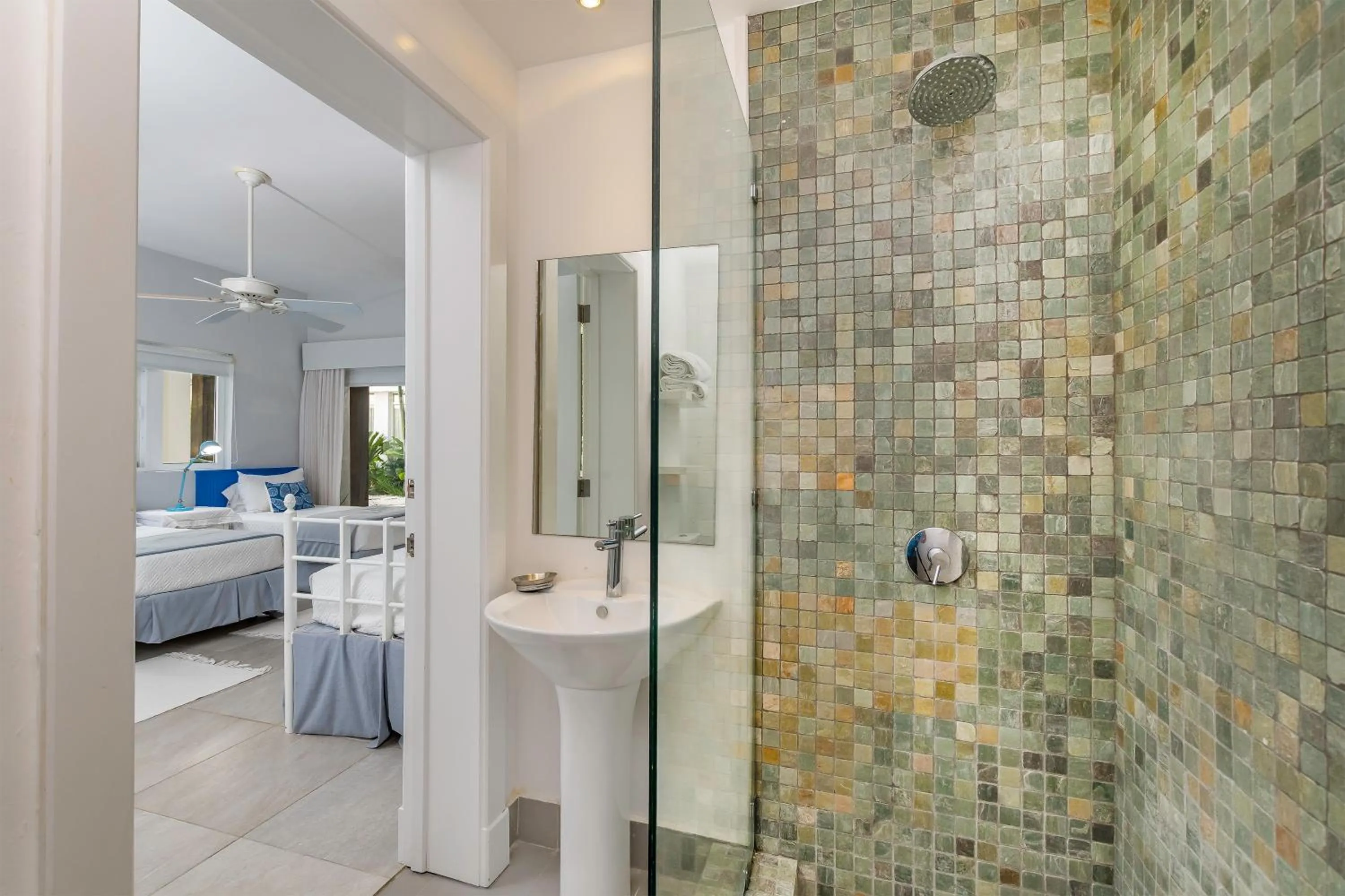 Shower, Bed in Unbelievable Villa with Pool - Perfect Family Vacay