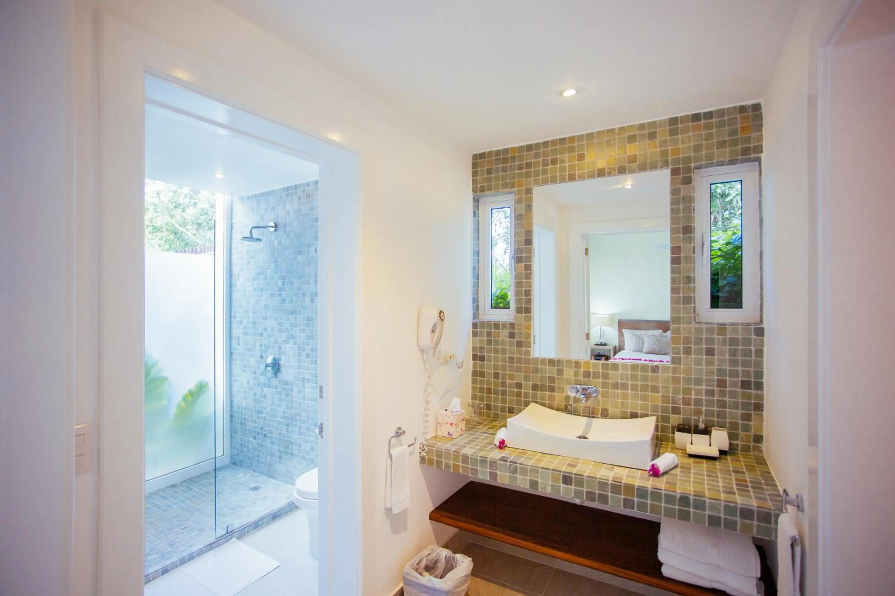 Shower in Unbelievable Villa with Pool - Perfect Family Vacay