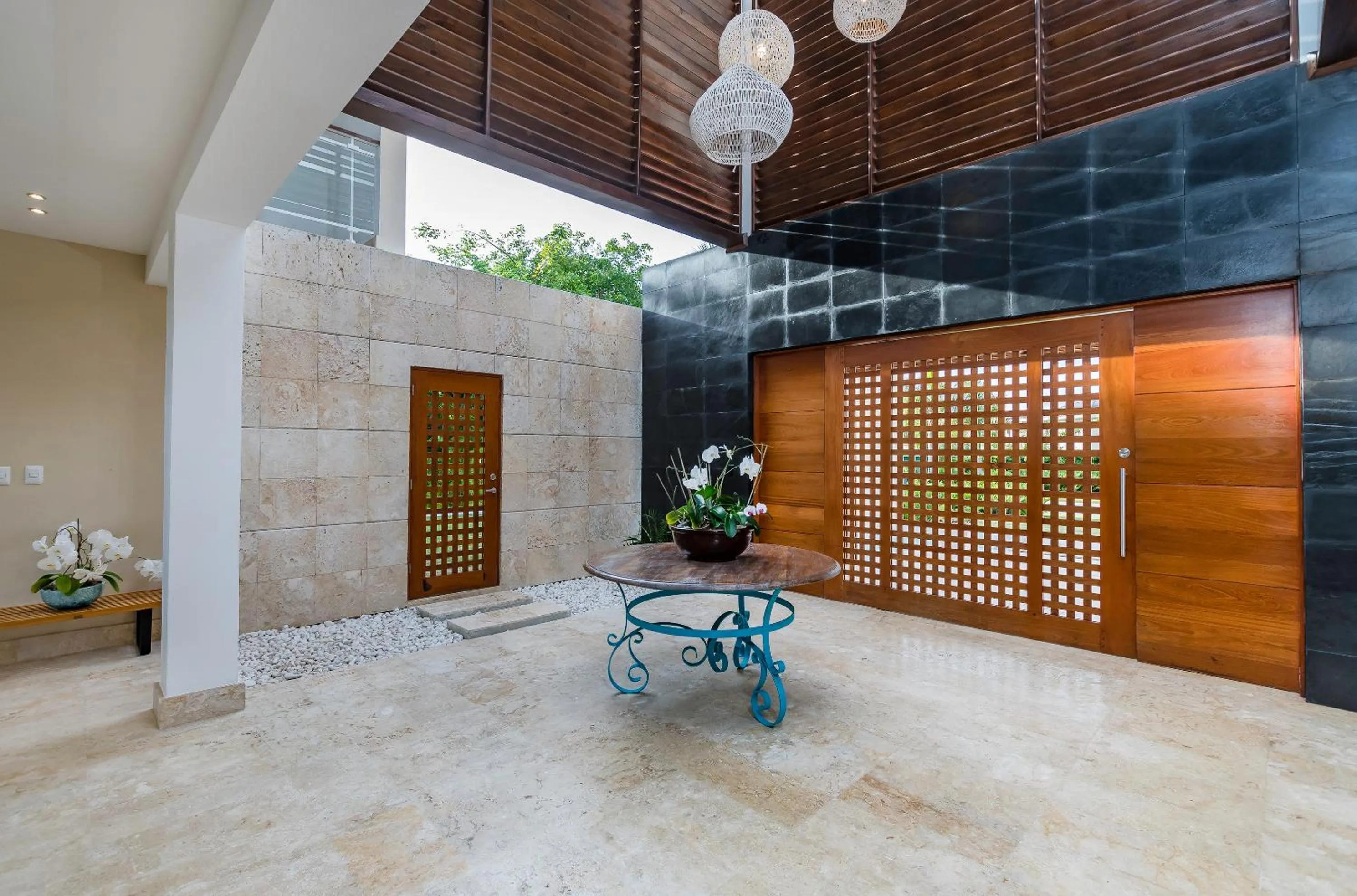Facade/entrance in Unbelievable Villa with Pool - Perfect Family Vacay