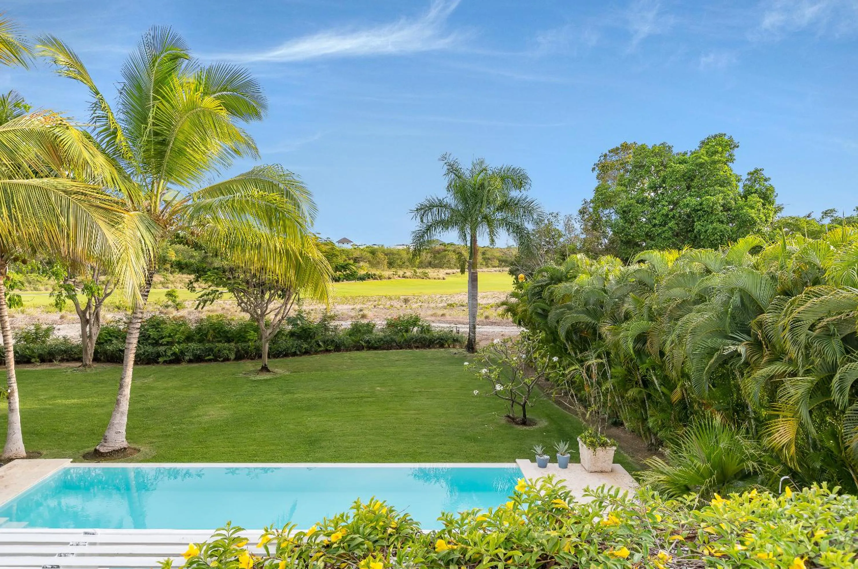 Garden view in Unbelievable Villa with Pool - Perfect Family Vacay
