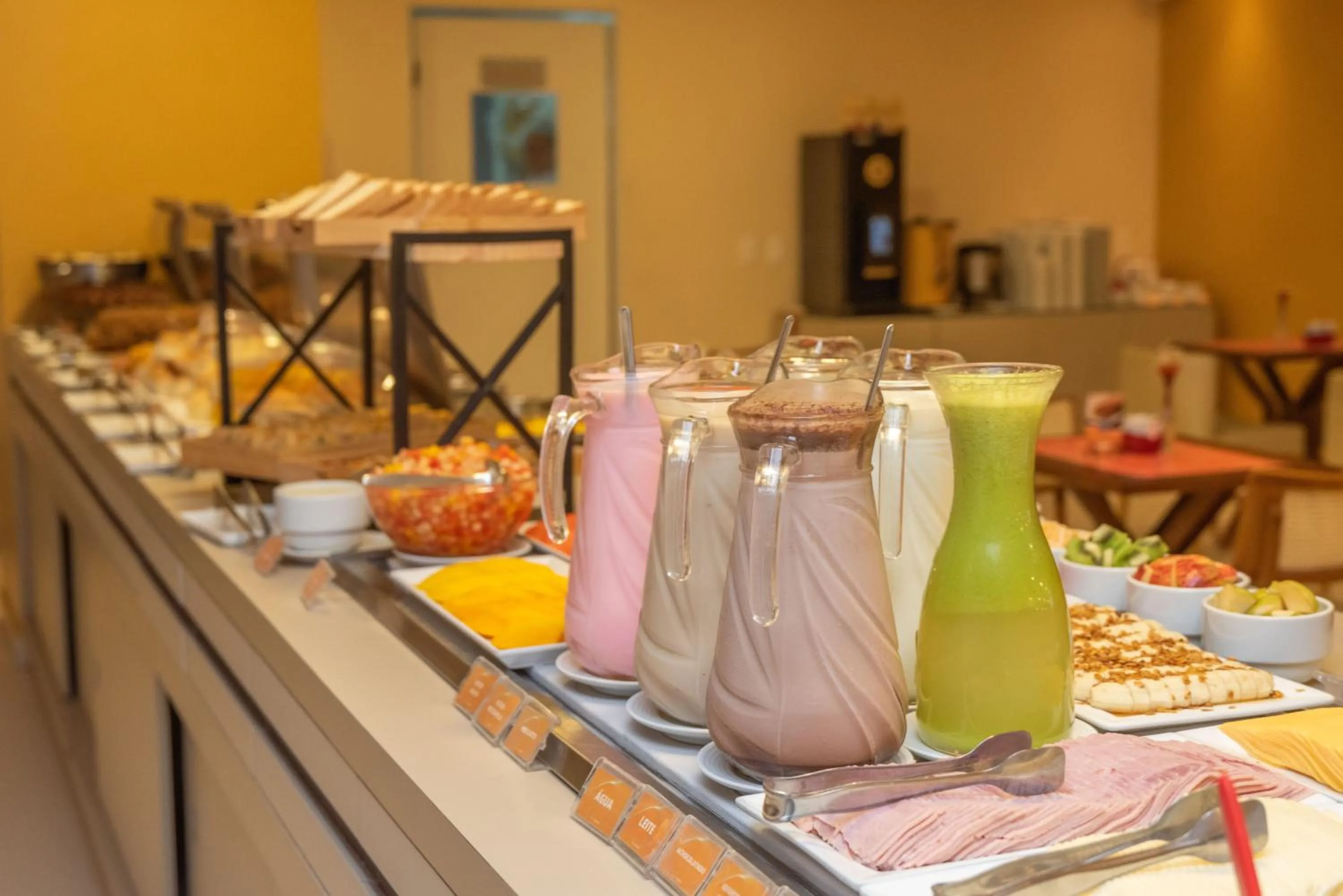 Food in Verano Pajuçara by Tropicalis