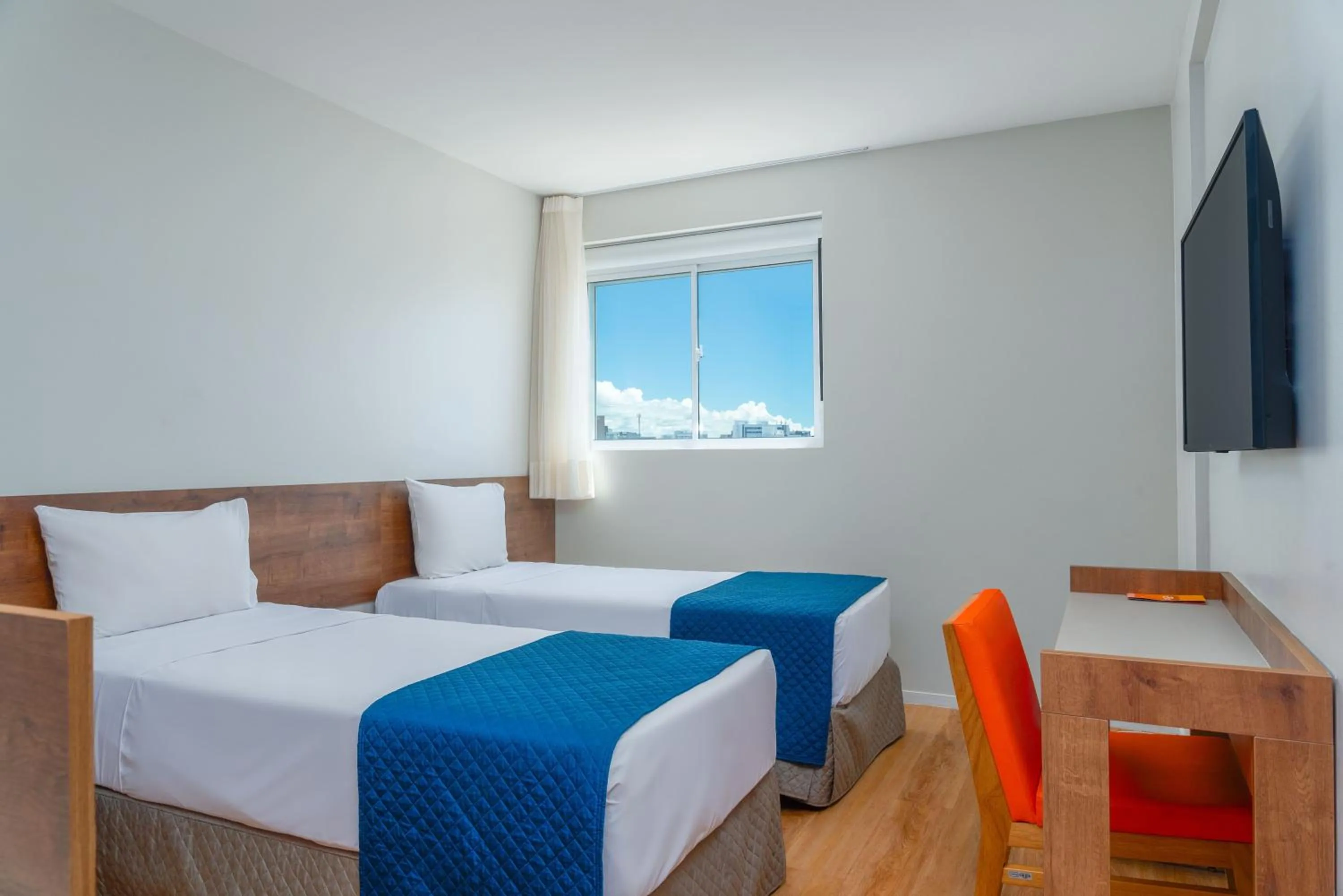 Bedroom, Bed in Verano Pajuçara by Tropicalis