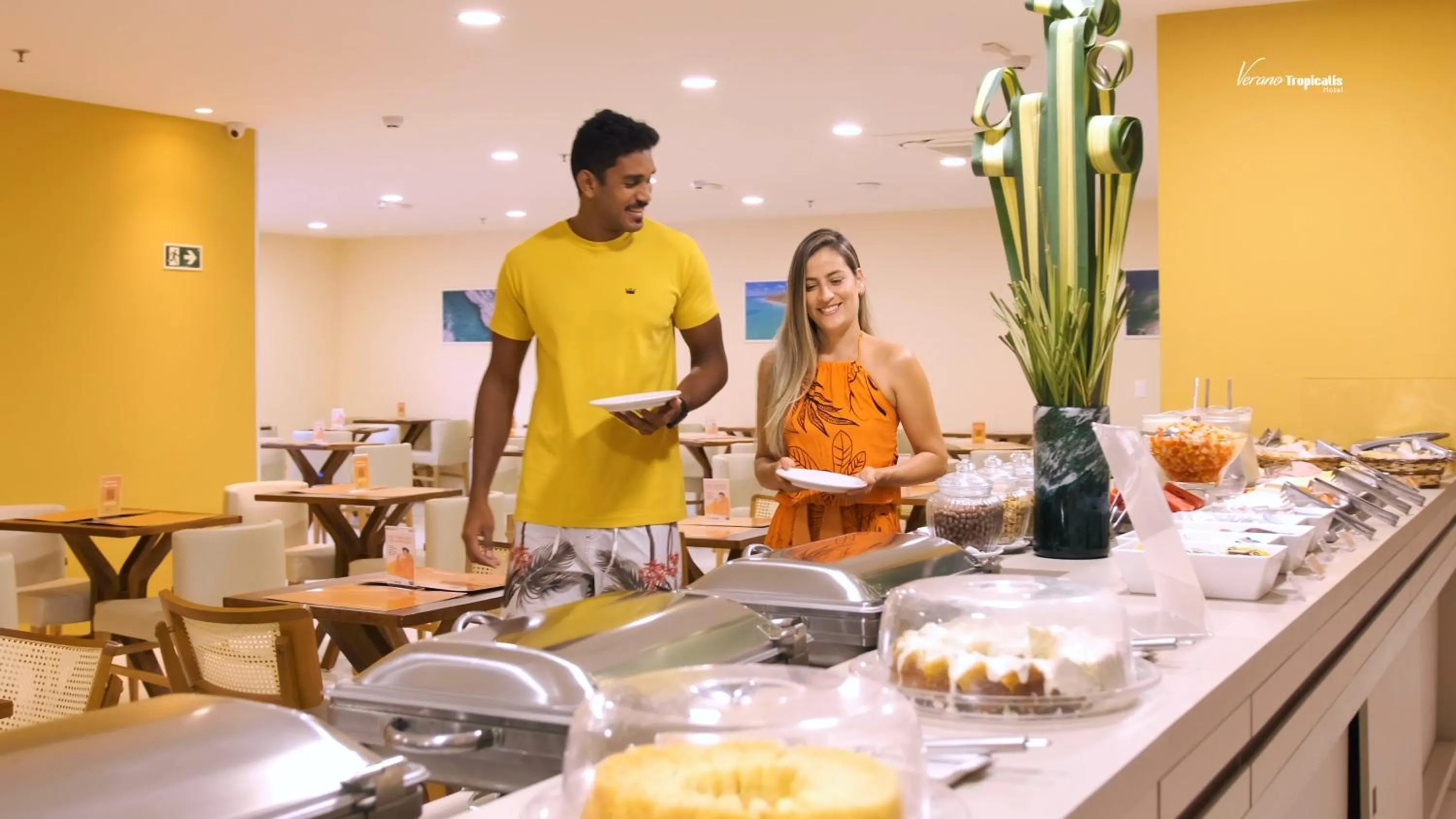 People in Verano Pajuçara by Tropicalis