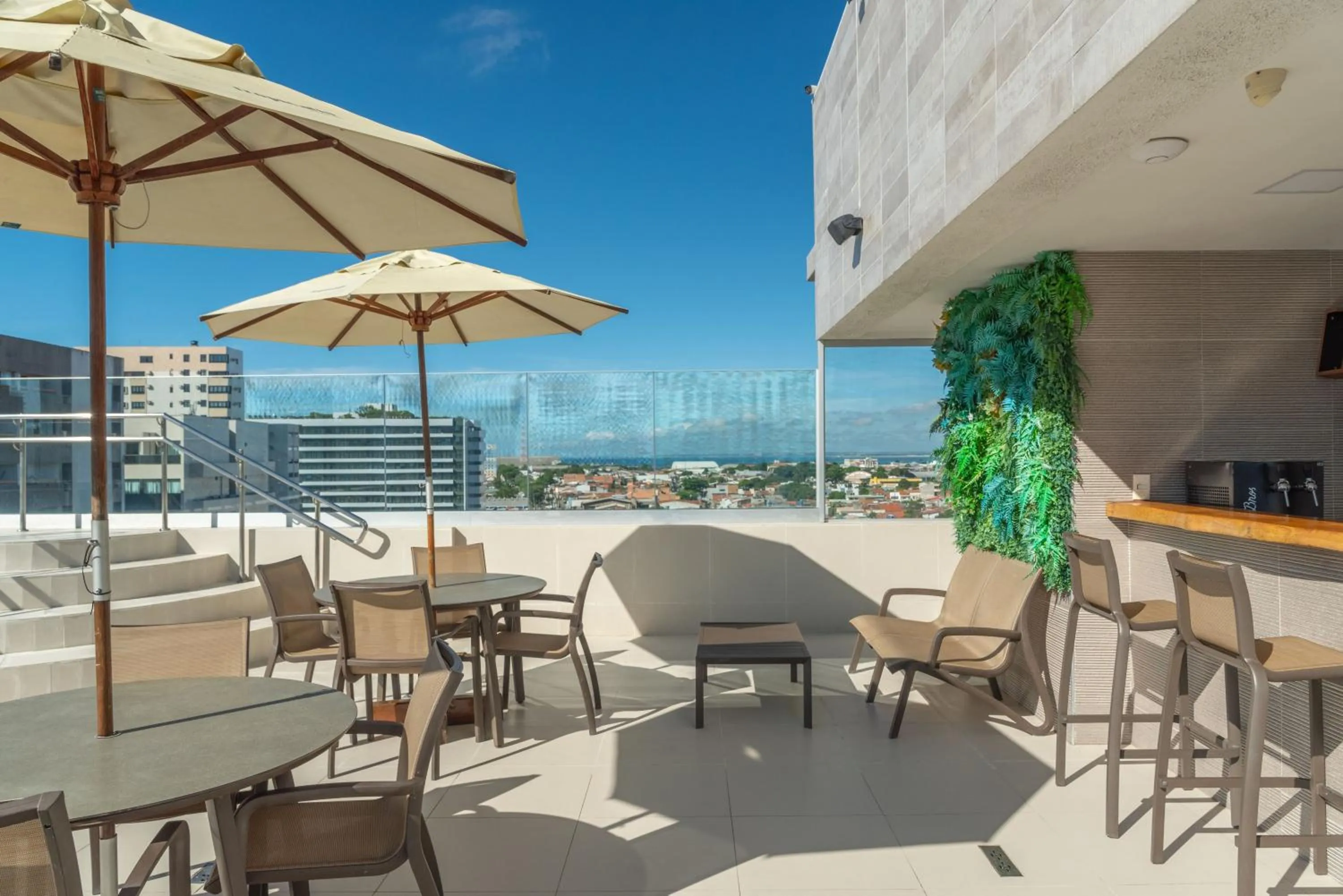 Patio in Verano Pajuçara by Tropicalis