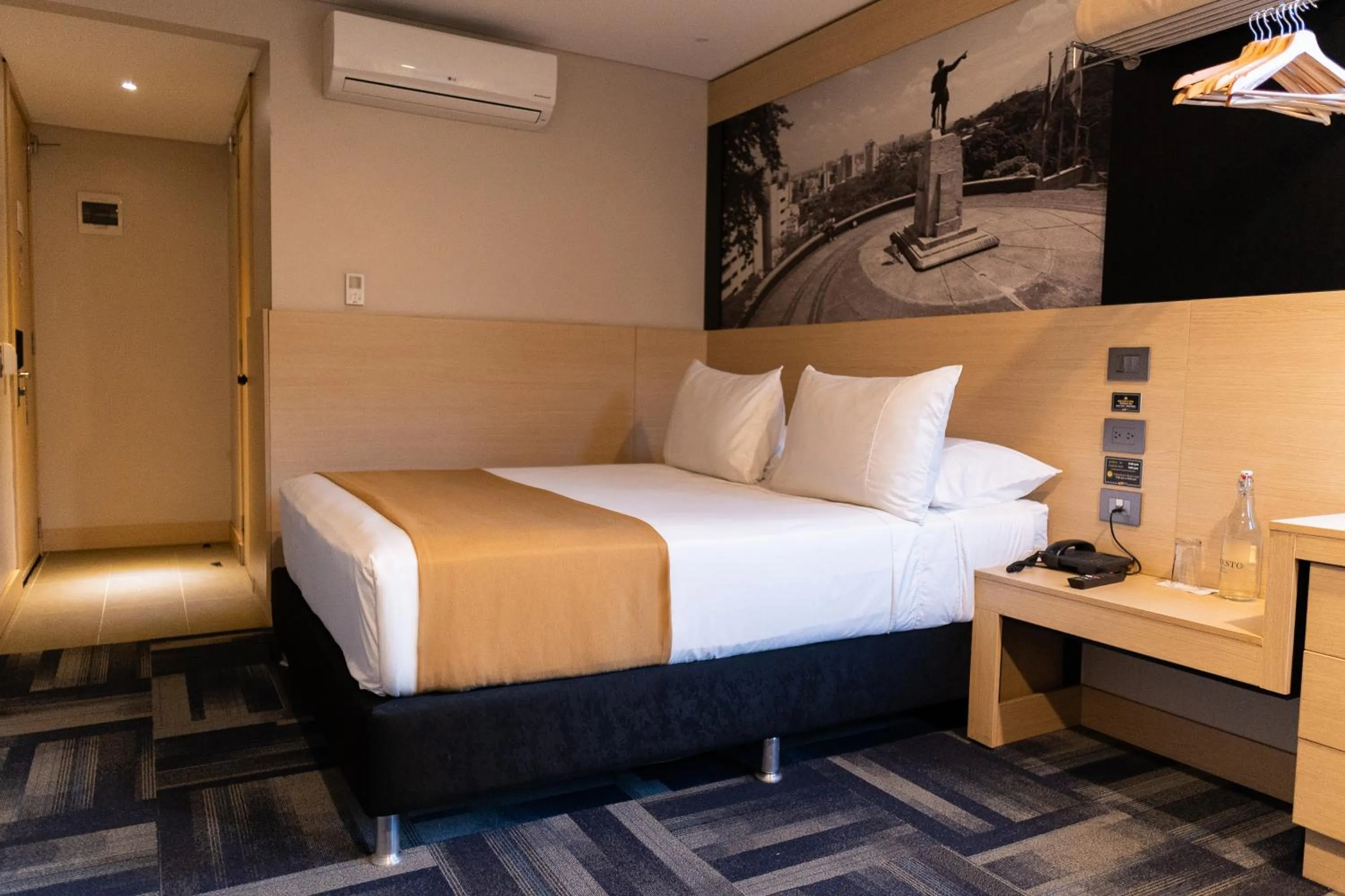 Photo of the whole room, Bed in Hotel Foresto 365