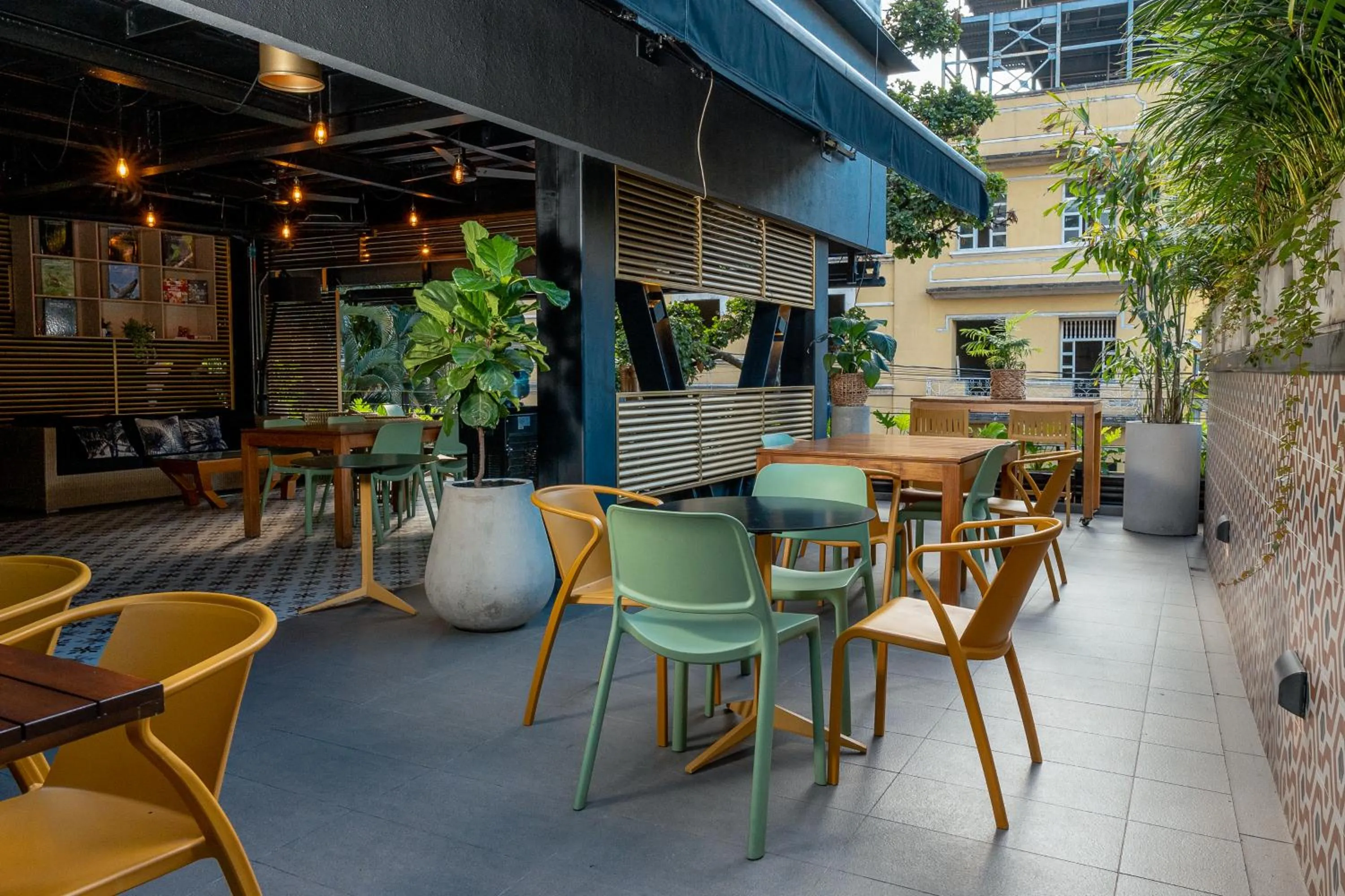 Restaurant/places to eat in Hotel Foresto 365