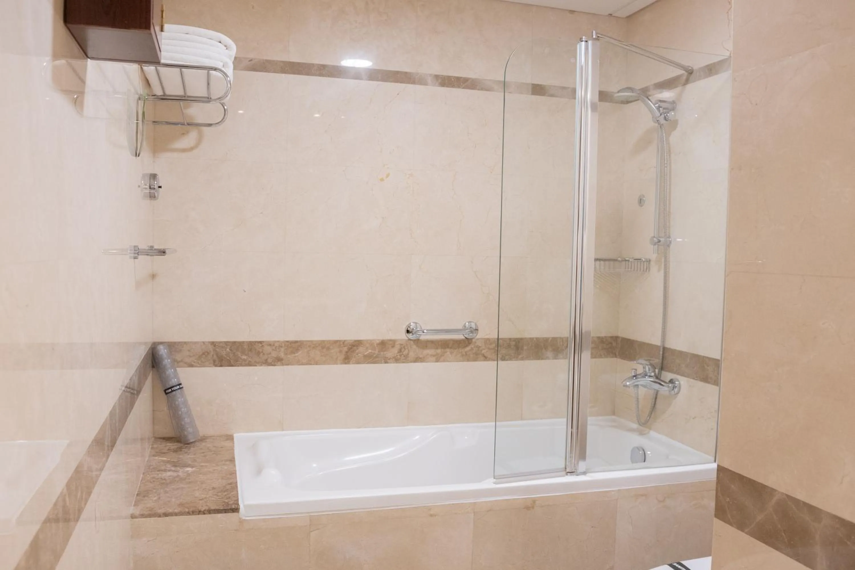 Shower in Grand Millennium Dubai