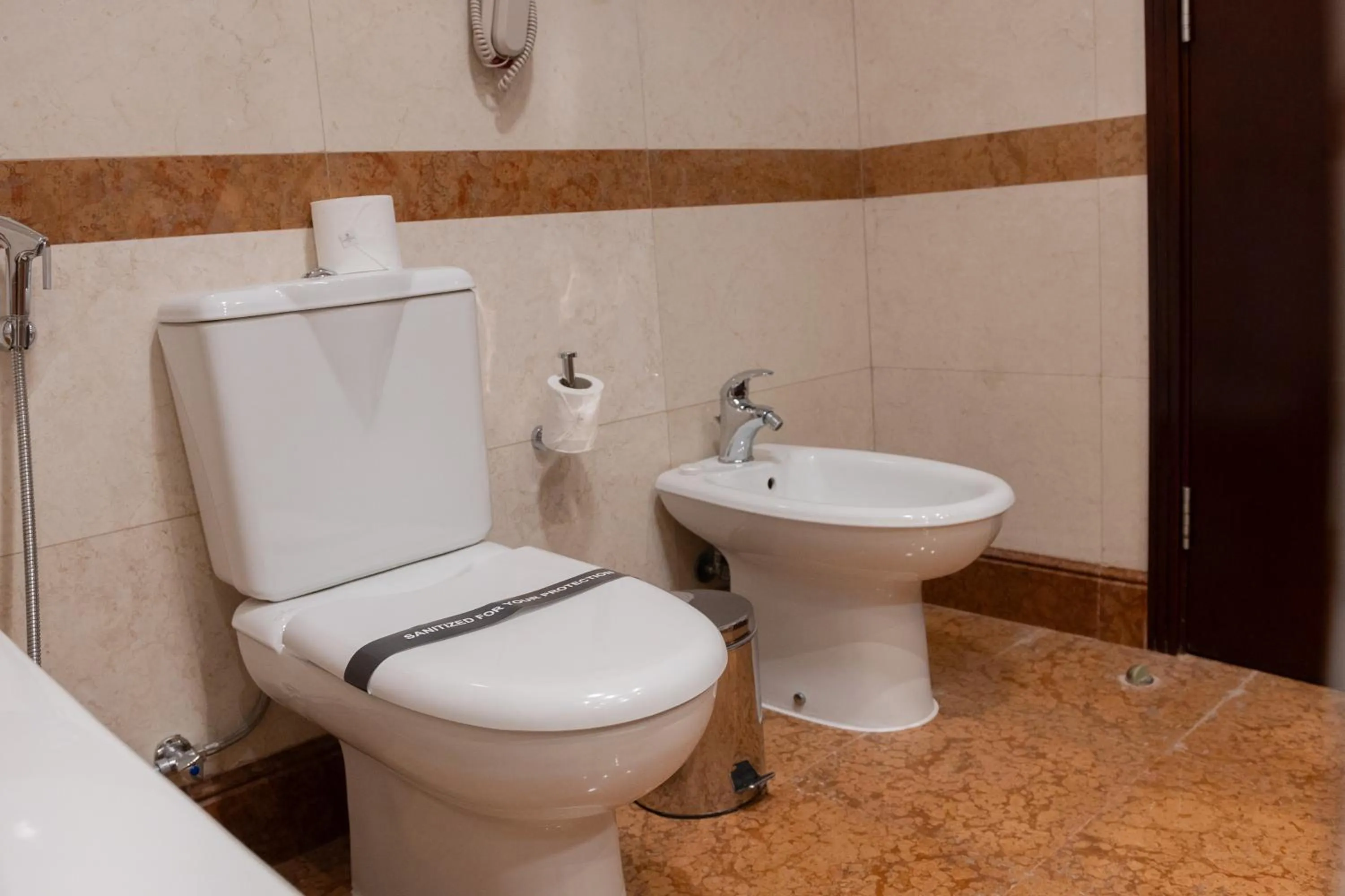 Toilet in Grand Millennium Dubai