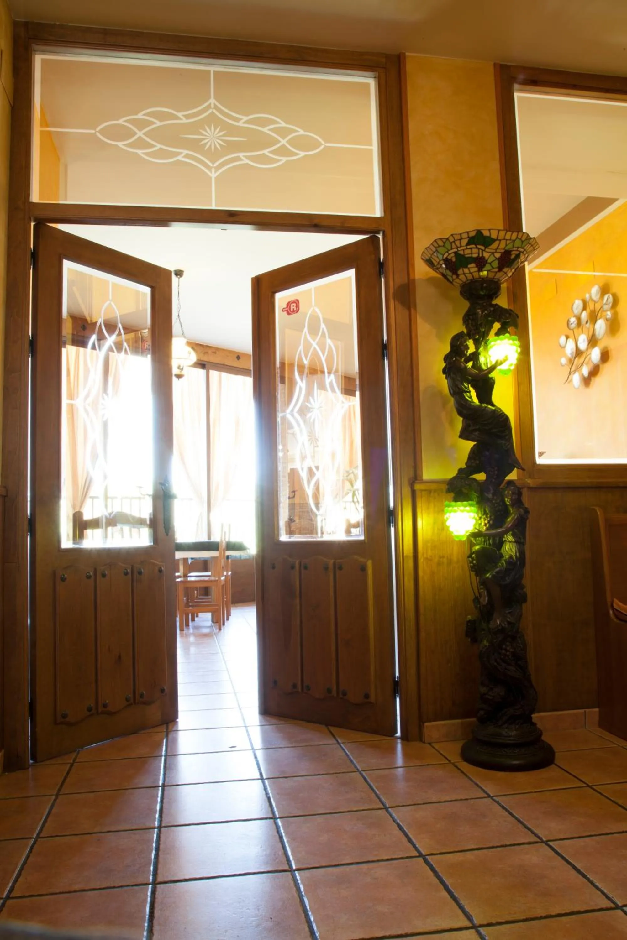 Restaurant/places to eat in Hotel El Yedron