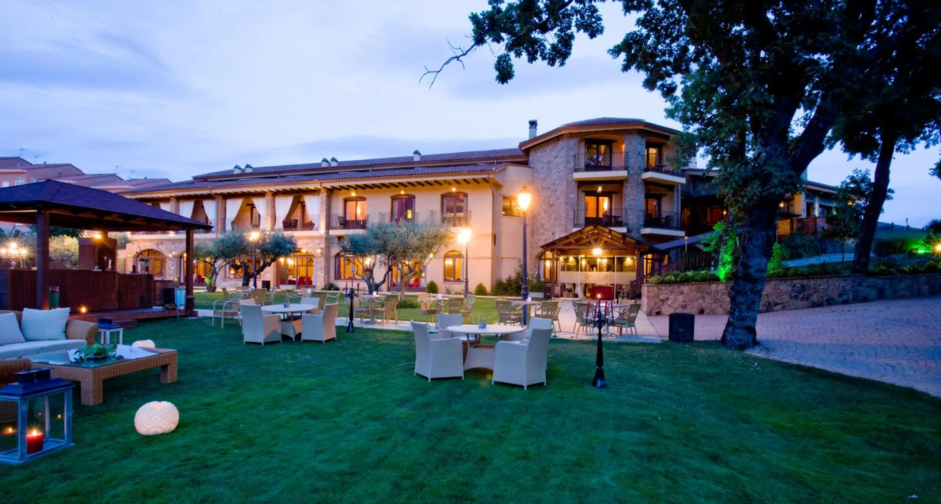 Facade/entrance in Hotel Ruta Imperial H-CC-00660