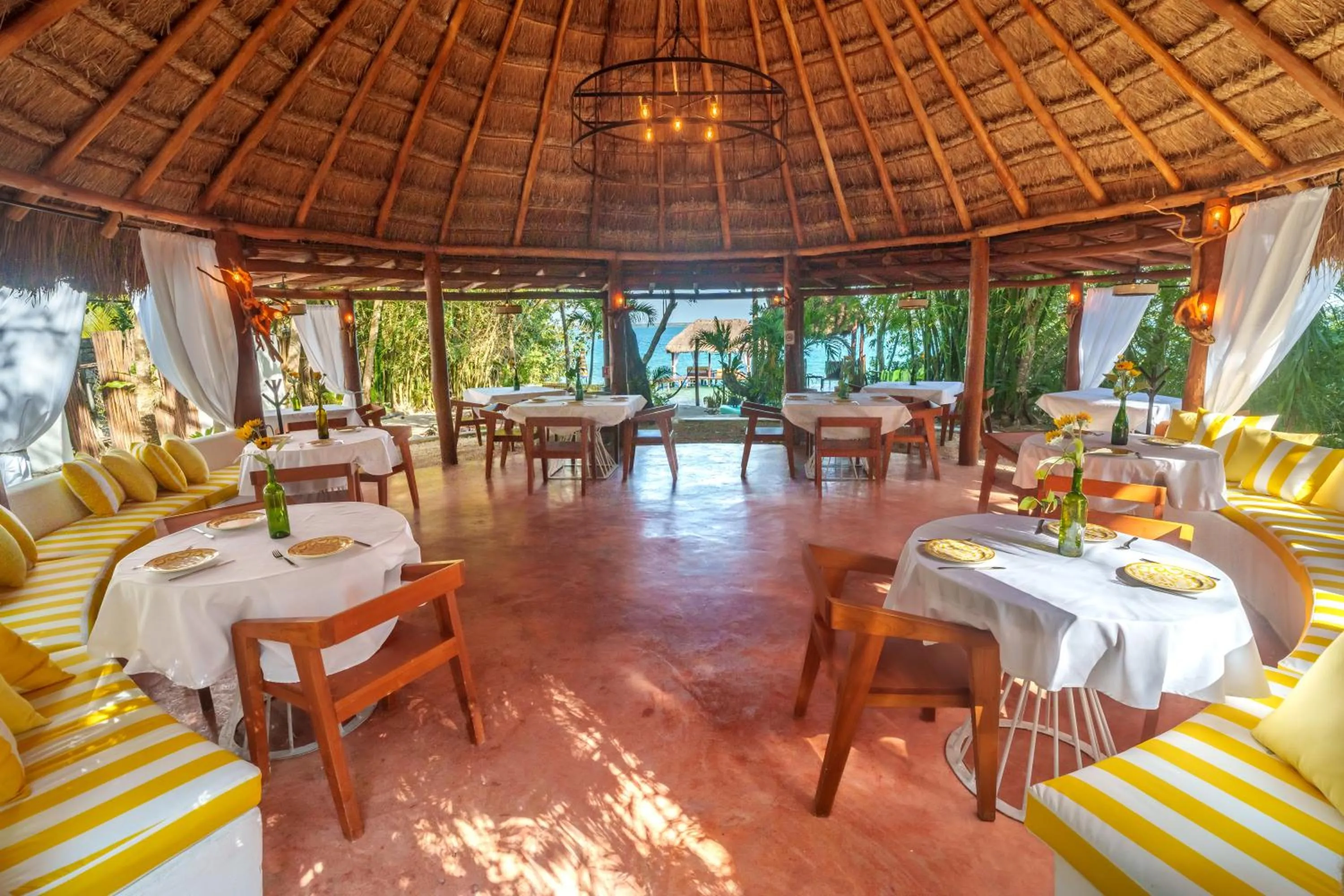 Restaurant/places to eat in Mikasa Bacalar Hotel Boutique, Lagoon Front