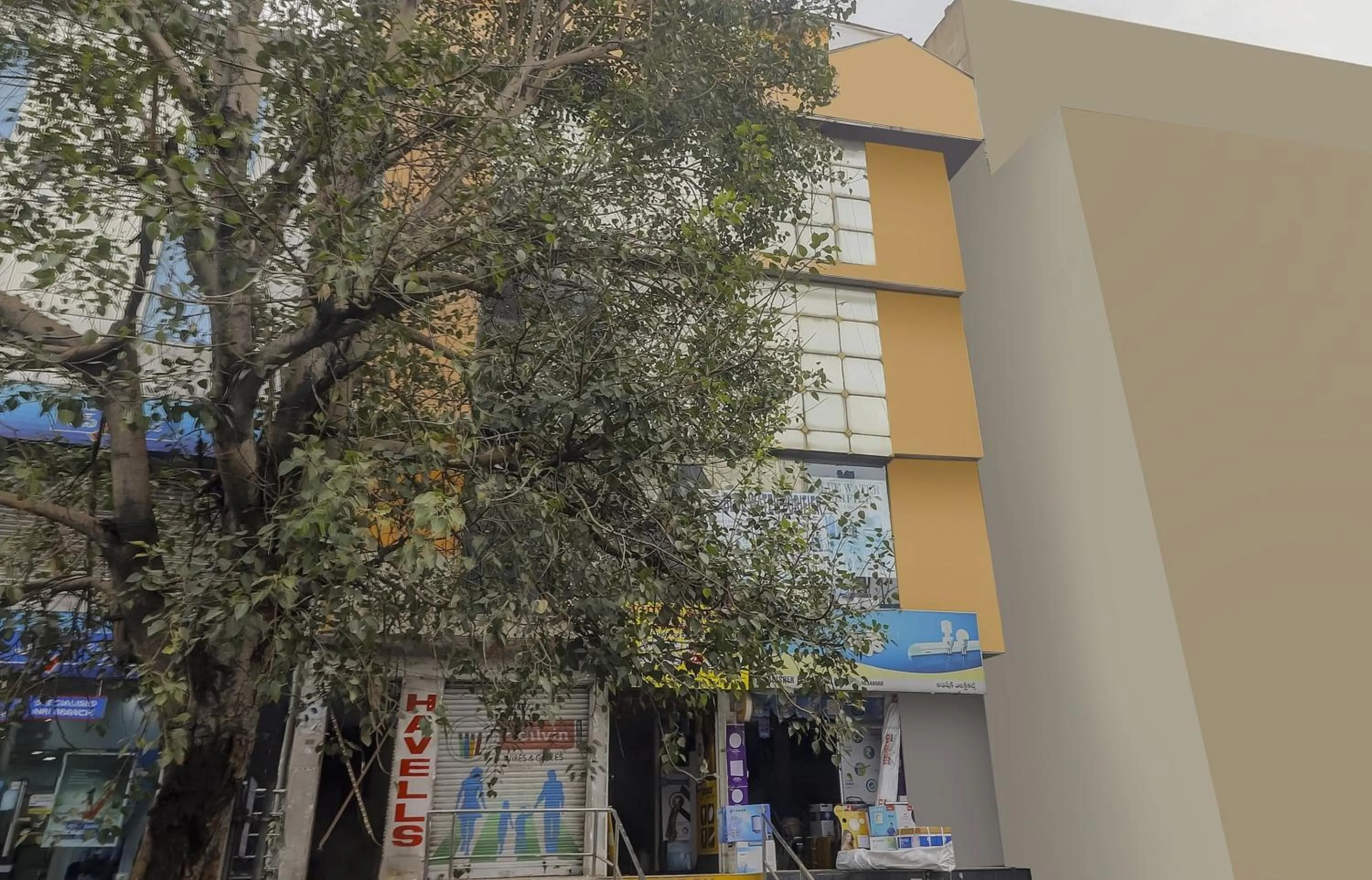 Facade/entrance in OYO 76333 Newgen Grand