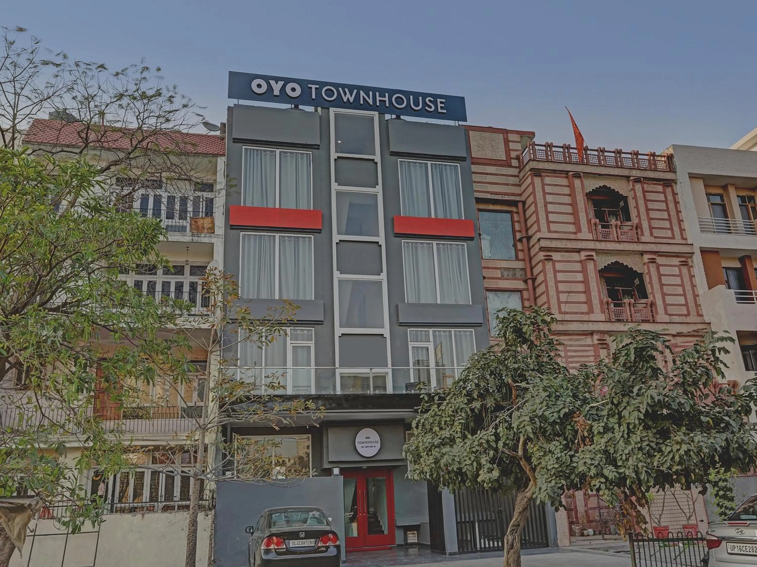 Facade/entrance in Townhouse 587 Sector 19