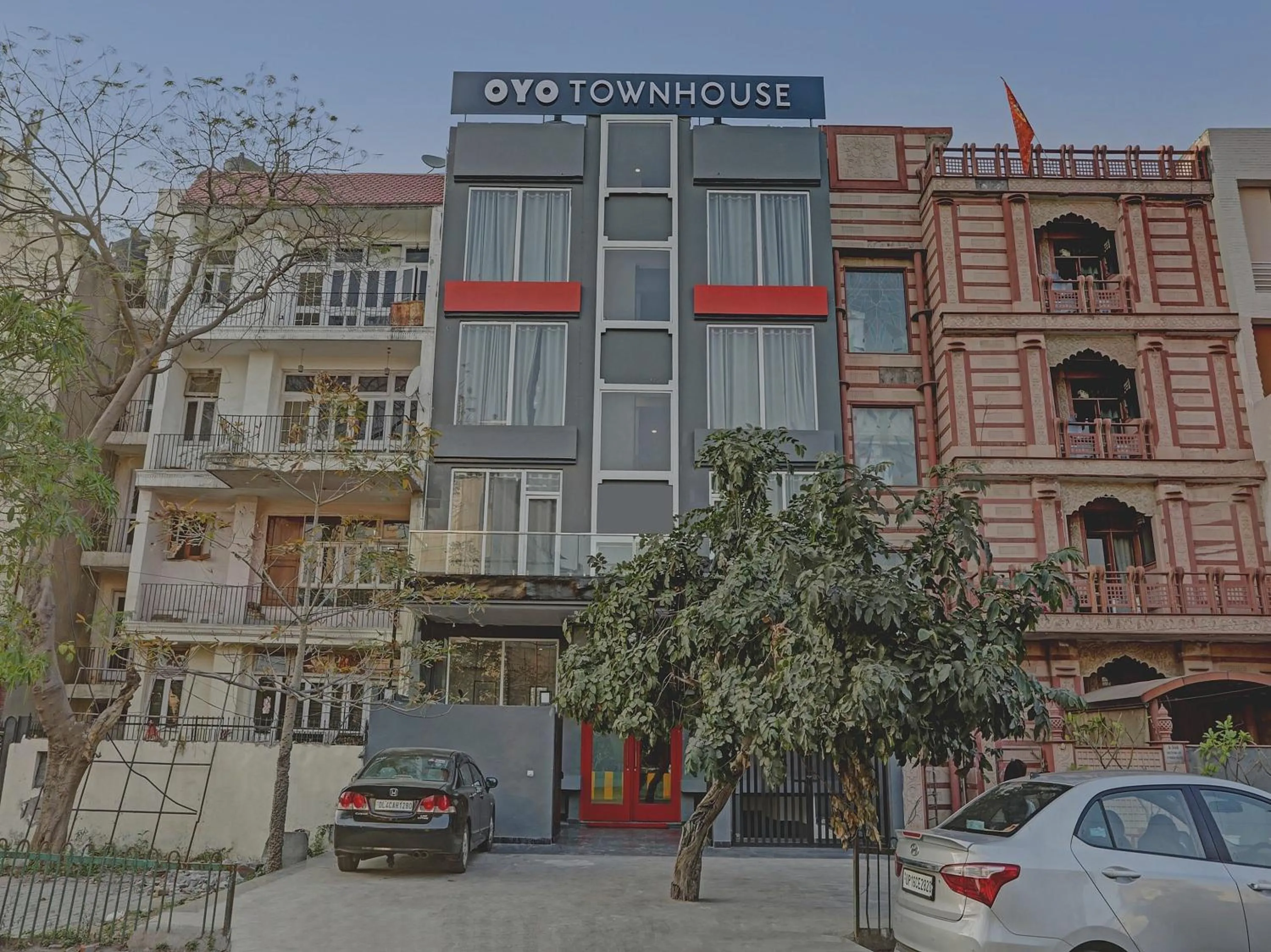 Facade/entrance in Townhouse 587 Sector 19