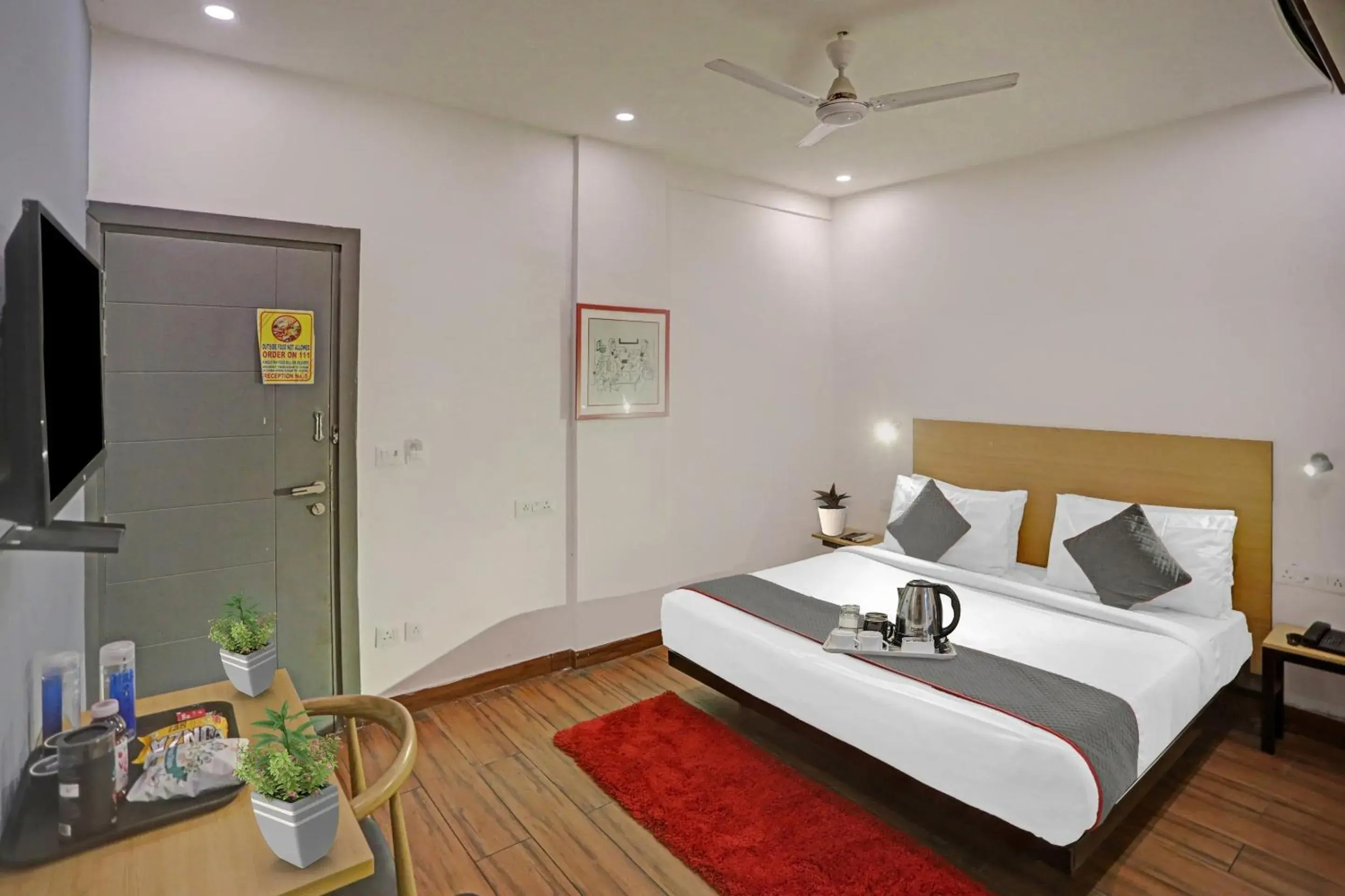 Classic Triple Room - single occupancy in Townhouse 587 Sector 19 Classic Triple Room - single occupancy in Townhouse 587 Sector 19