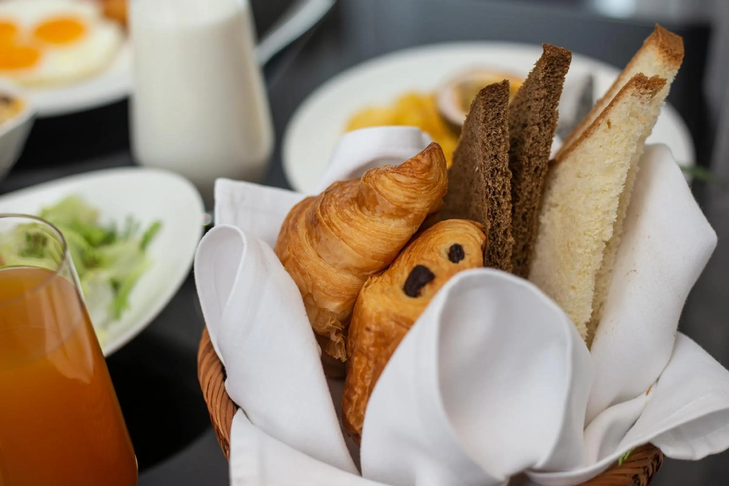 Breakfast in Sensory Park Urban Hotel